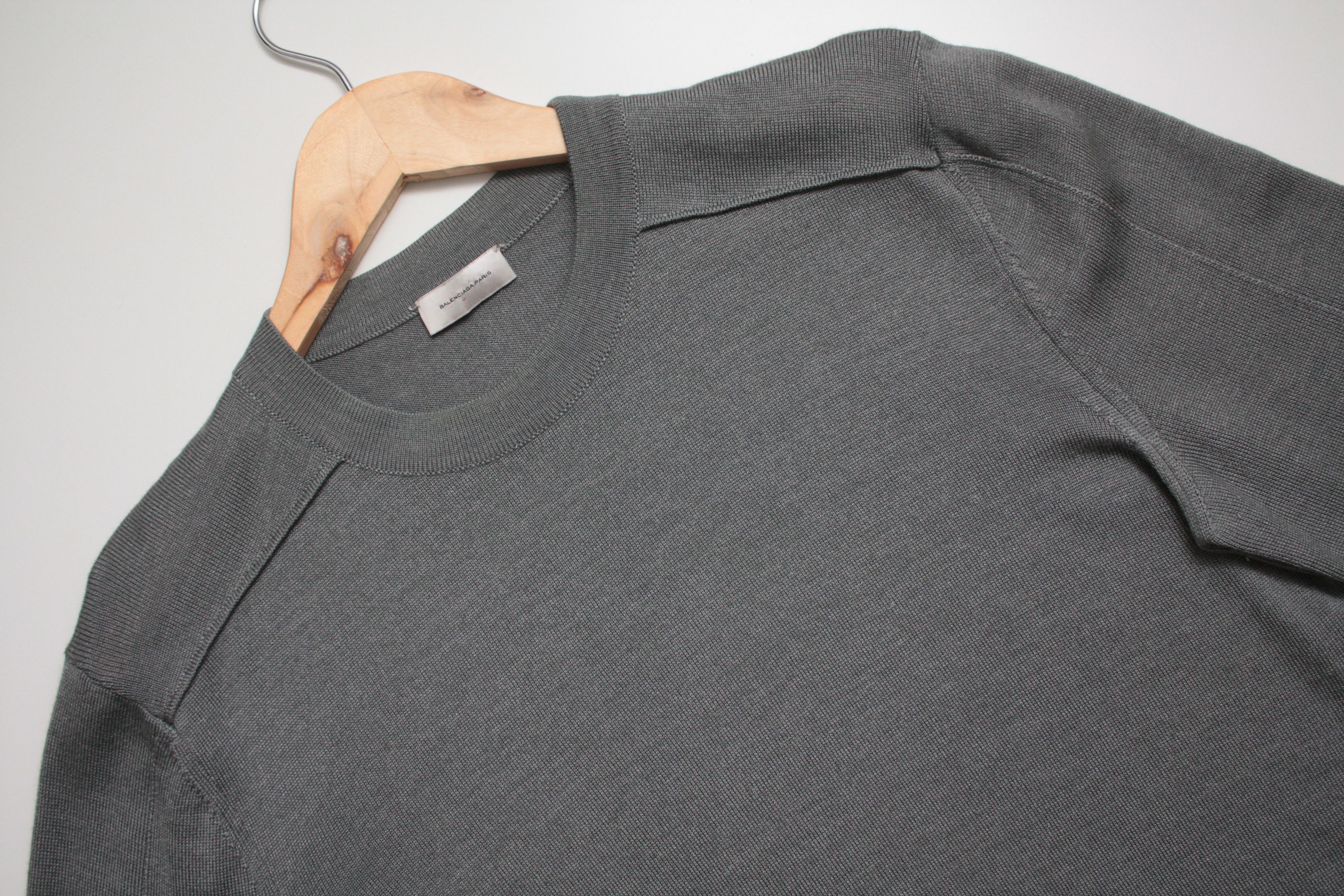 Balenciaga Balenciaga Paris Grey Wool Silk Blend Knitted Sweater Men's Size US S / EU 44-46 / 1 - 1 Thumbnail