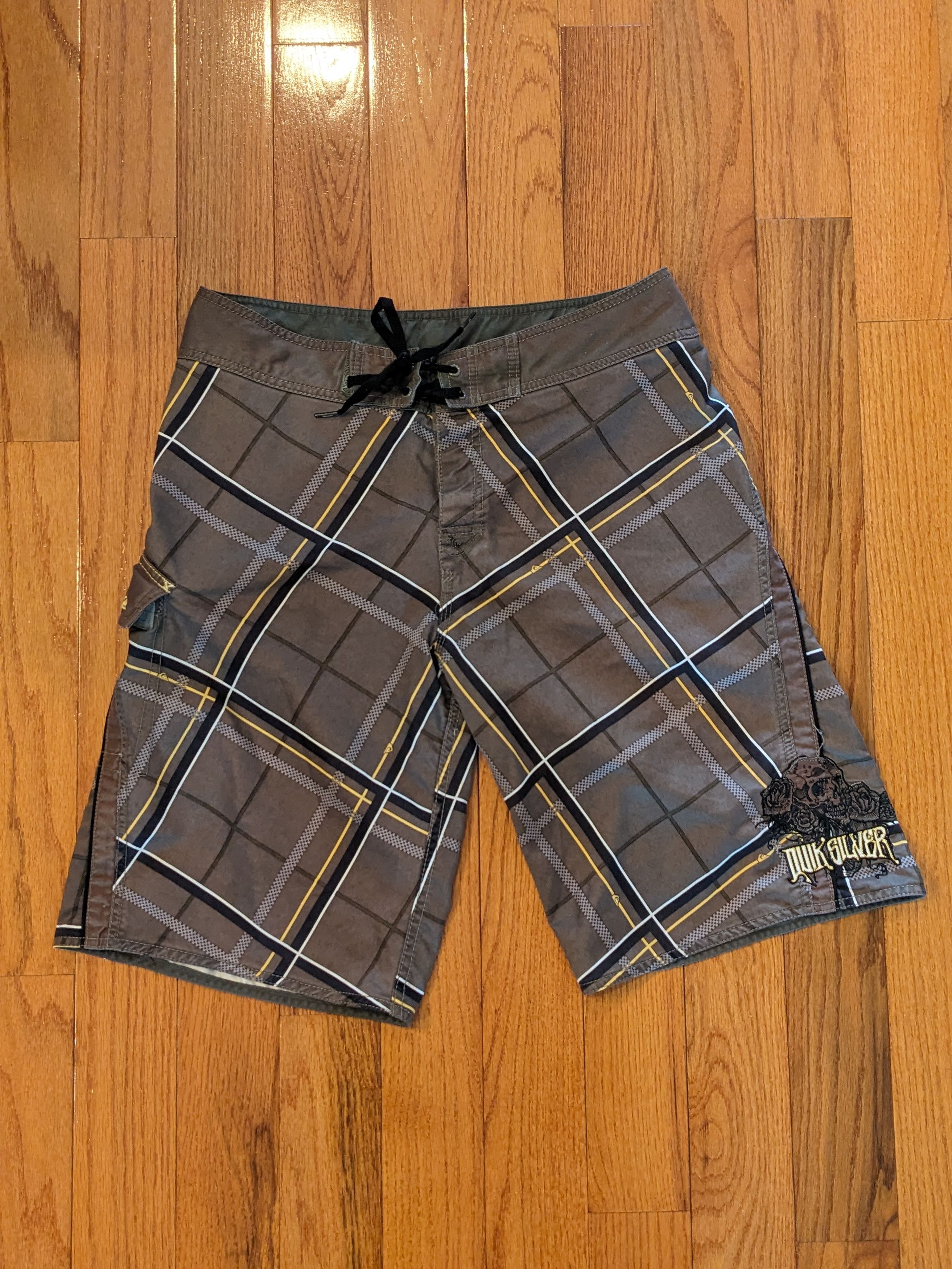 Quiksilver × Vintage Vintage Y2K Quiksilver Brown Size 34 Cargo Shorts Size US 34 / EU 50 - 1 Thumbnail