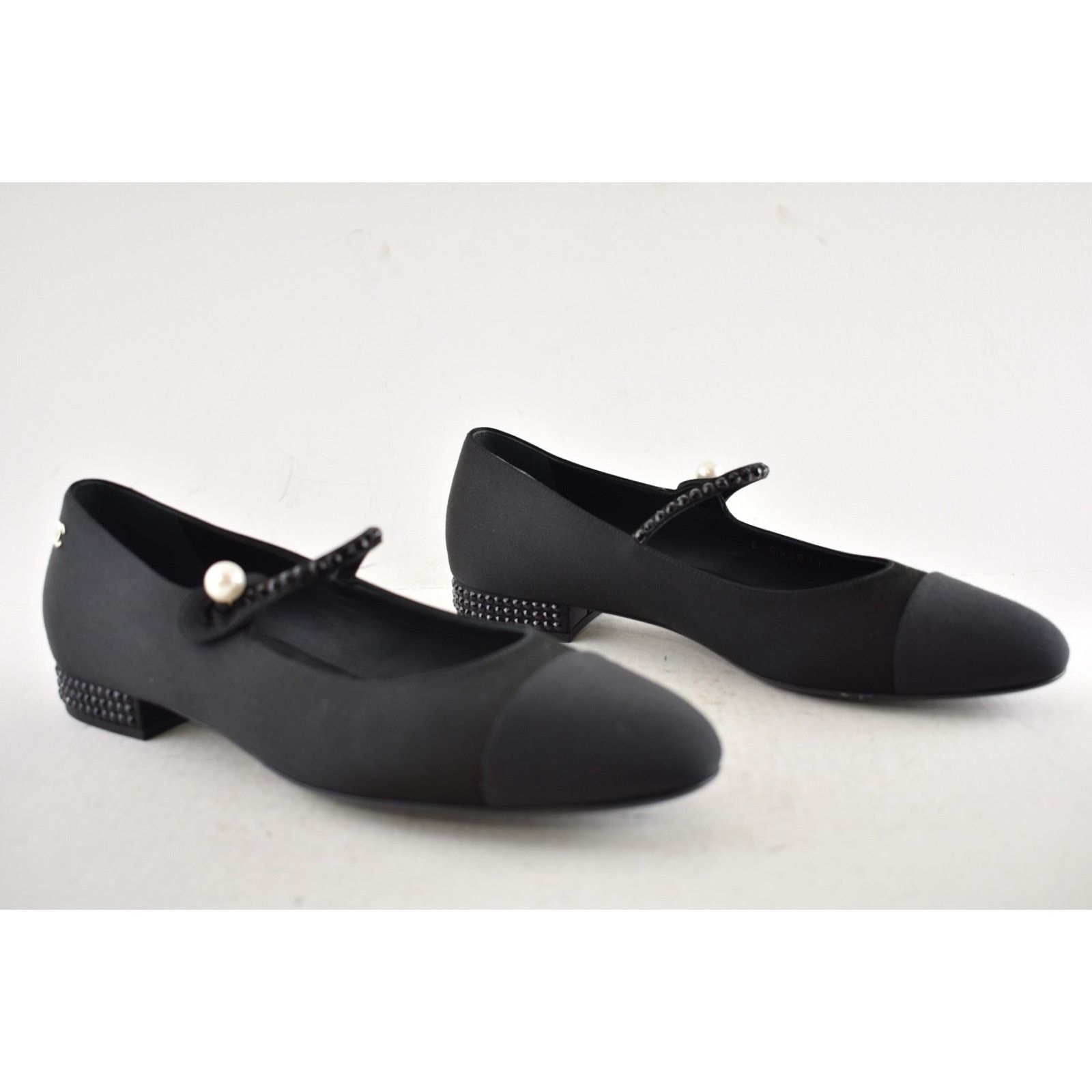 Chanel Chanel 24B Silk Crystal CC Logo Mary Jane Ballet Flat 38.5 Size US 8.5 / IT 38.5 - 4 Thumbnail
