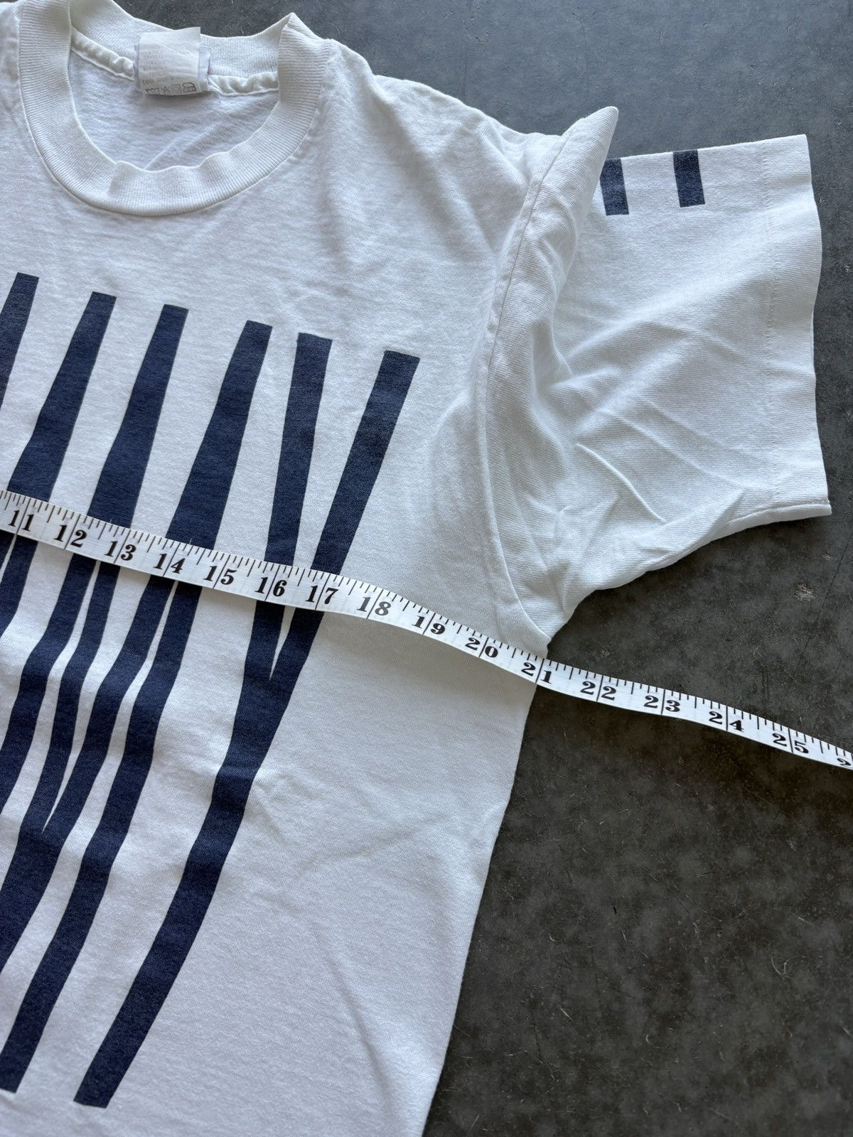 Tommy Jeans Vintage 90s Tommy Jeans Graphic Tee Double Sided Size US L / EU 52-54 / 3 - 11 Thumbnail