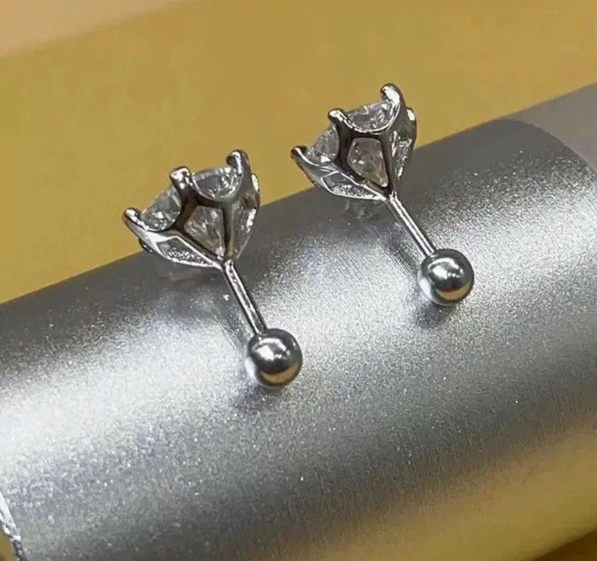 Jewelry Screw Stud Earrings Size ONE SIZE - 4 Thumbnail