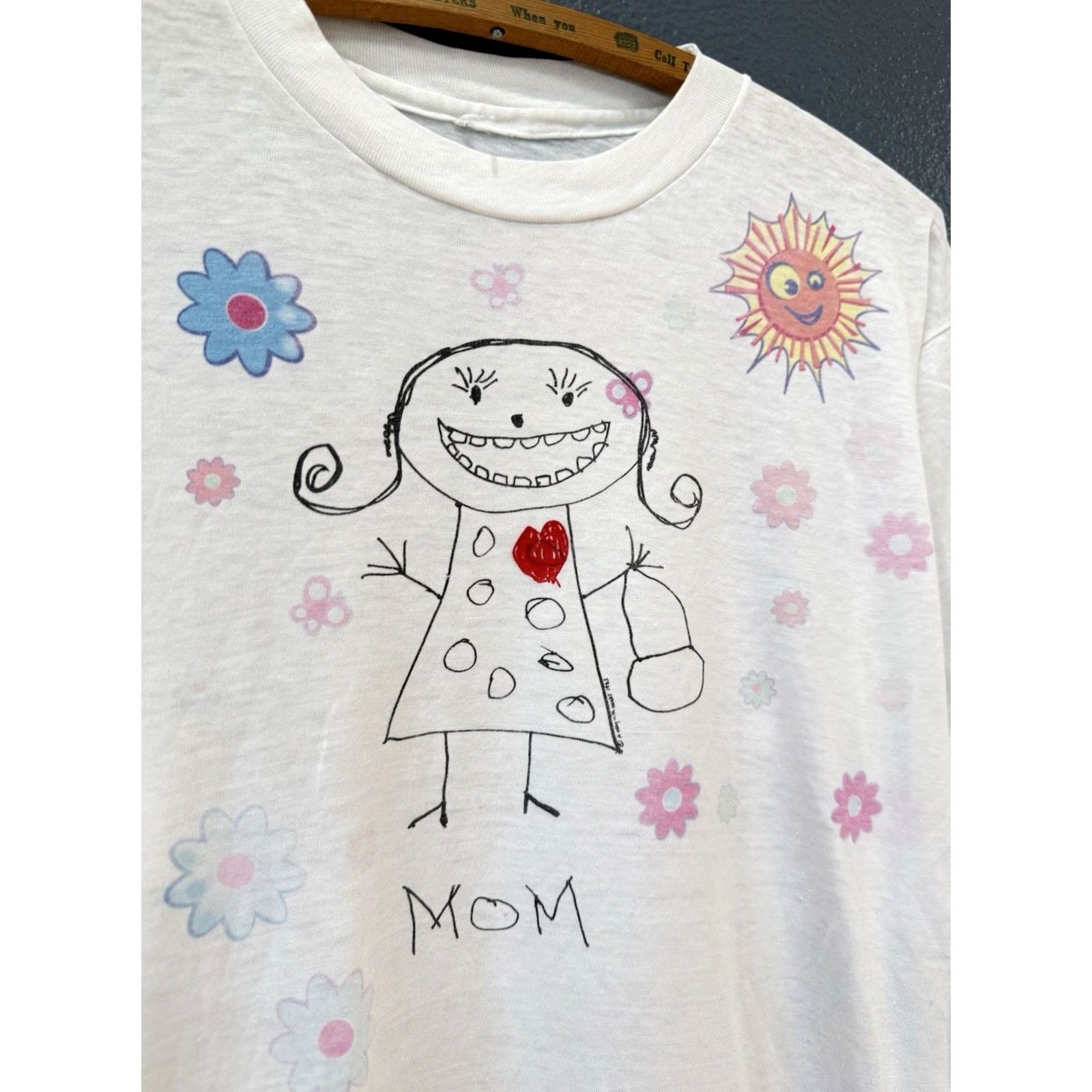 Vintage VINTAGE Mom USA T-Shirt 80s Graphic Drawing White Medium Mens Boys Girls Adults Size M Size US M / EU 48-50 / 2 - 4 Thumbnail
