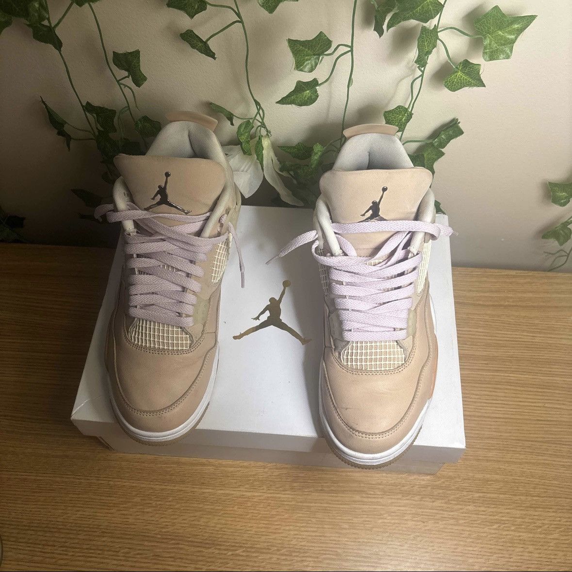 Jordan Brand Wmns Air Jordan 4 Retro 'Shimmer' Size US 11 / IT 41 - 3 Thumbnail