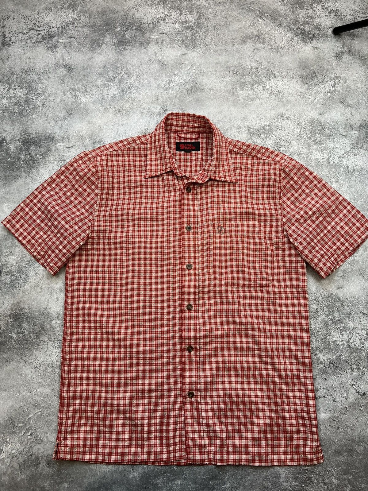 Fjallraven Fjallraven Red Plaid Button Up Shirt Mens Gorpcore Size US M / EU 48-50 / 2 - 1 Thumbnail