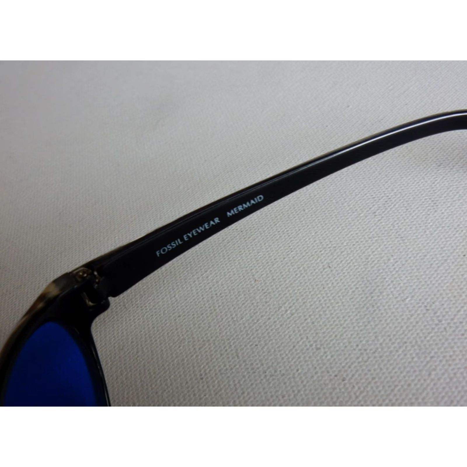 Fossil Fossil Sunglasses 56[]17 140 Mermaid Blue Lens Blue Frame Women Sunglasses Size ONE SIZE - 6 Thumbnail