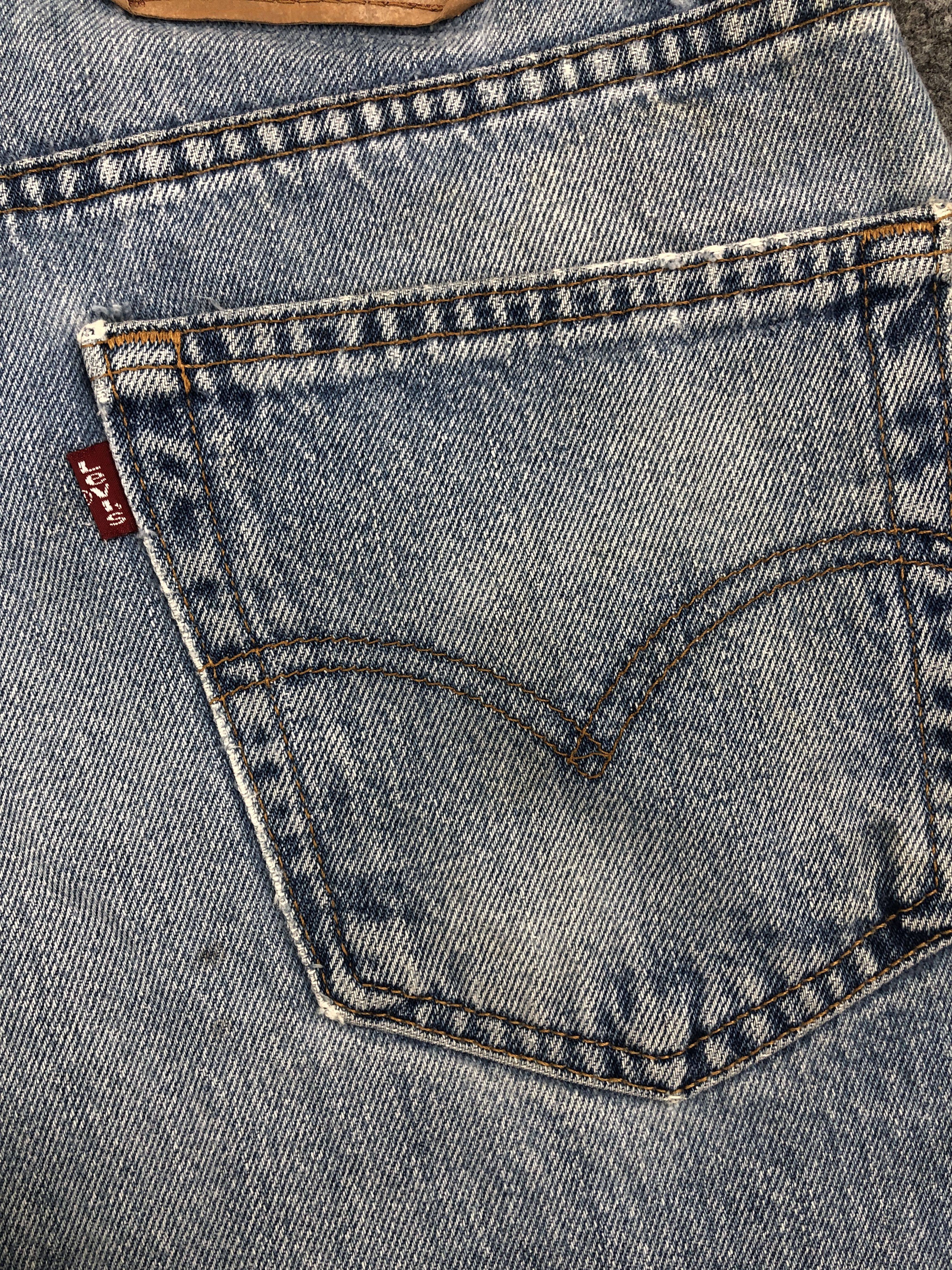 Levi's Vintage 90s Levis 550 Made In USA Faded Blue Jeans S0019 Size US 33 - 6 Thumbnail