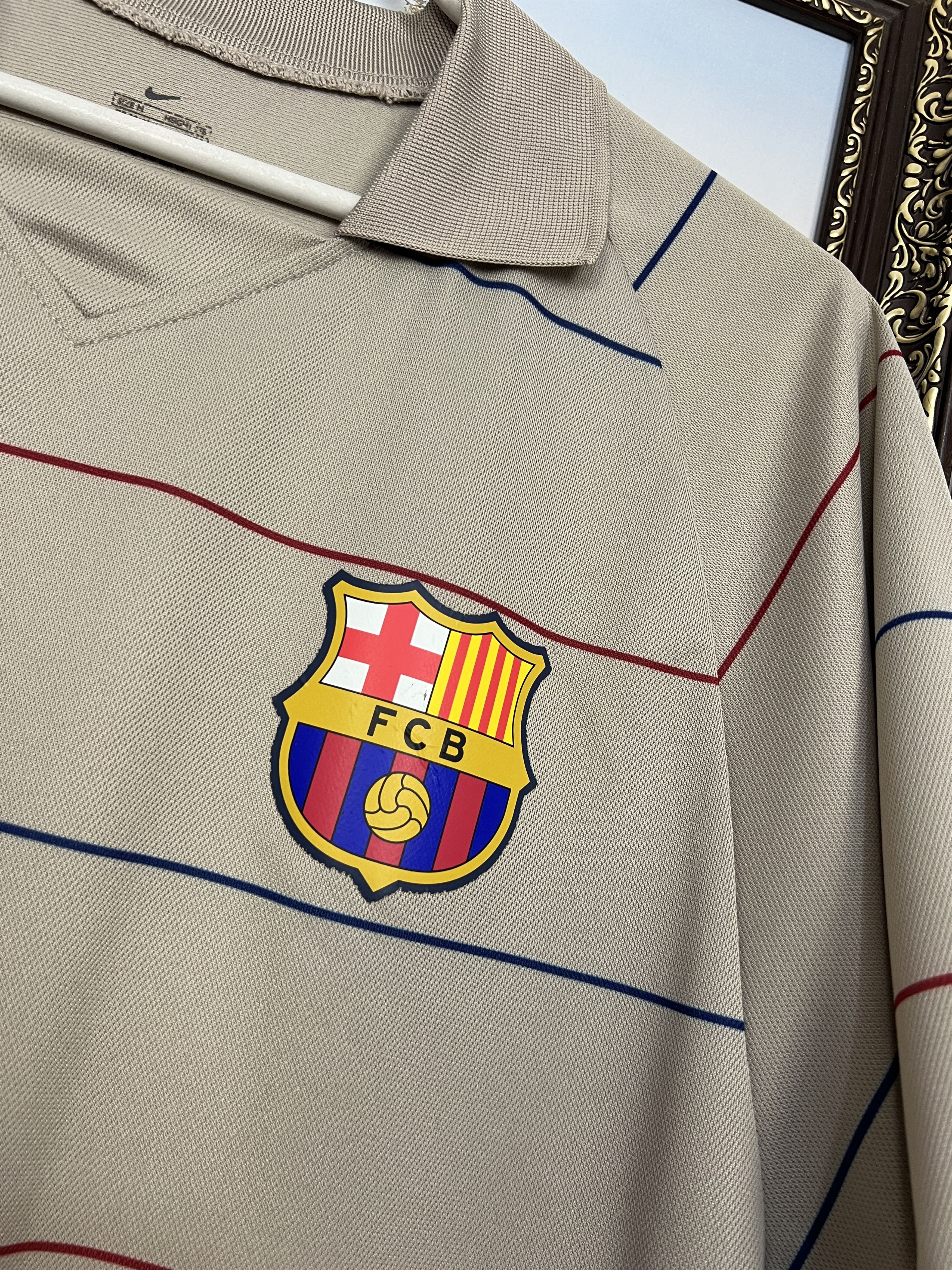 Nike Barcelona football shirt Soccer #7 Larsson Jersey Trikot Size US M / EU 48-50 / 2 - 6 Thumbnail
