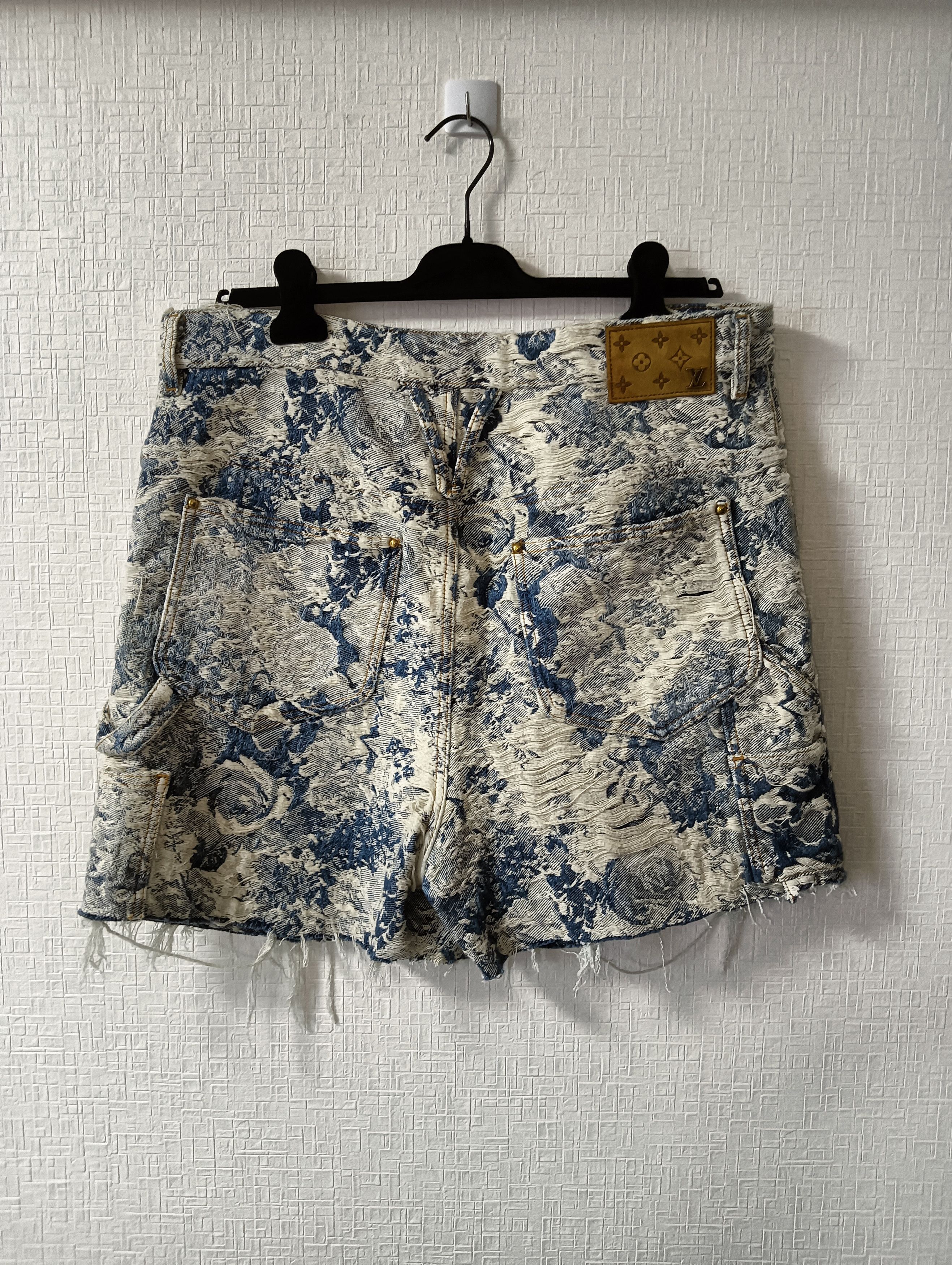 Louis Vuitton Floral Denim Carpenter Shorts Size US 33 - 2 Thumbnail
