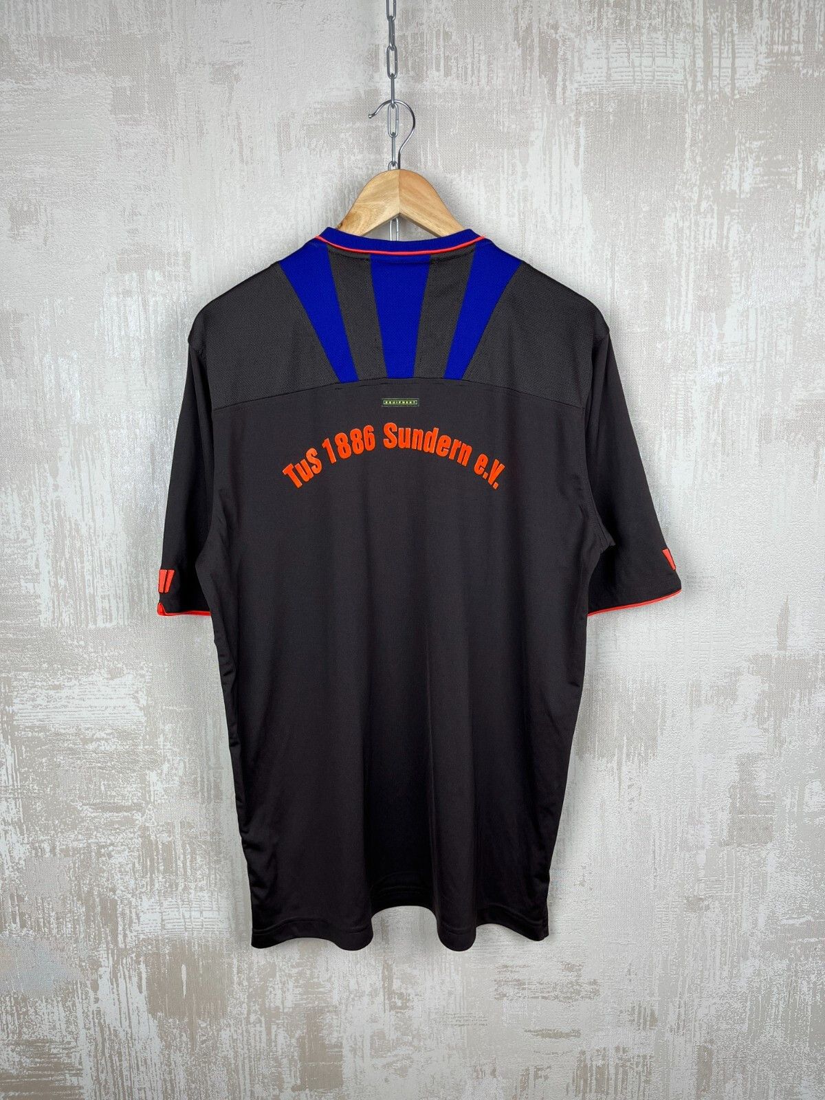 Adidas 00's Adidas Table Tennis Equipment Vintage T-shirt Size US L / EU 52-54 / 3 - 18 Thumbnail