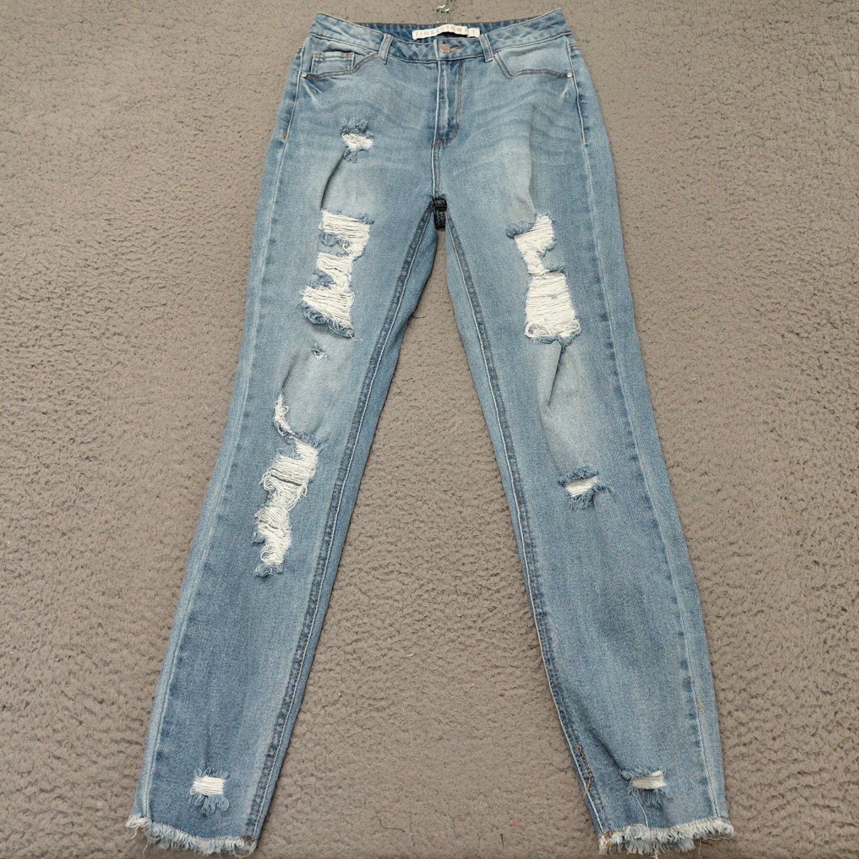 Vintage Tinseltown Jeans Women’s Size 7 Blue Hi-Rise The Mom Med Wash Denim Distressed Raw Hem Regular Fit Womens Size 28" / US 6 / IT 42 - 2 Thumbnail