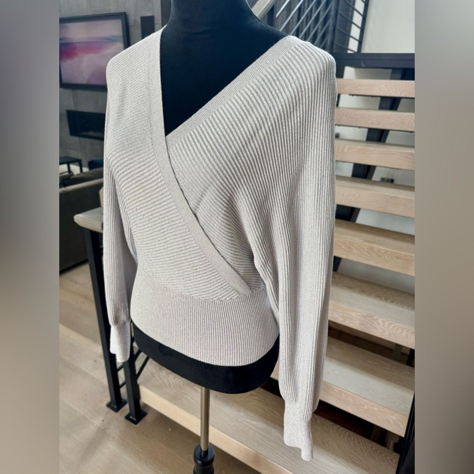 Other New Chic and Shiny Silver V-Neck Sweater size S Size XS / US 0-2 / IT 36-38 - 3 Thumbnail