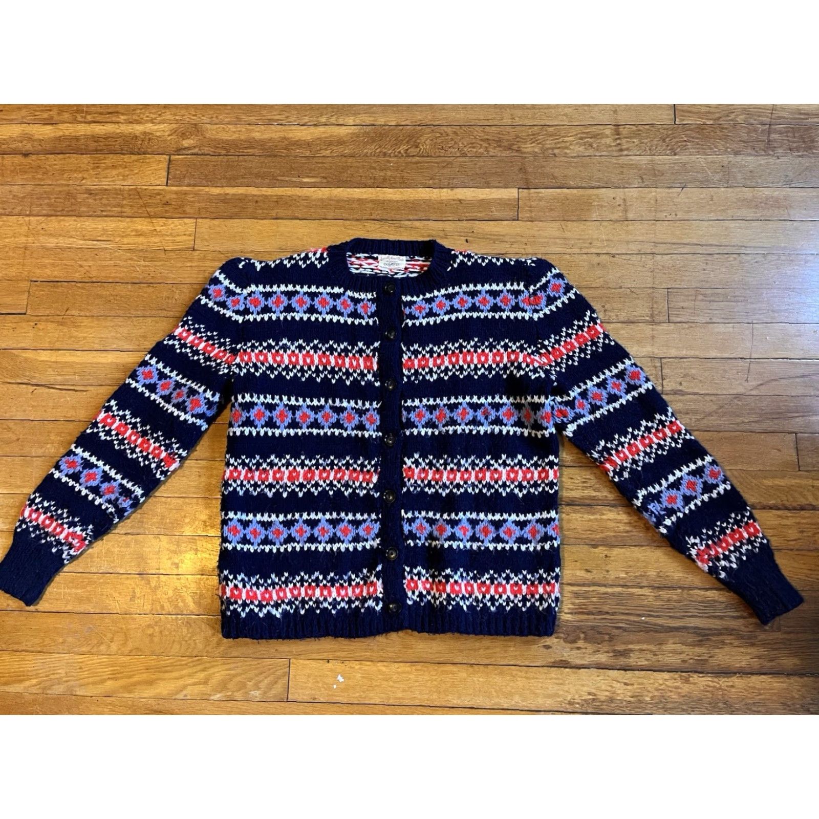 Vintage VINTAGE Hand Knit Fair Isle Cardigan Sweater Women’s M Red Blue All Over Print Size M / US 6-8 / IT 42-44 - 2 Thumbnail