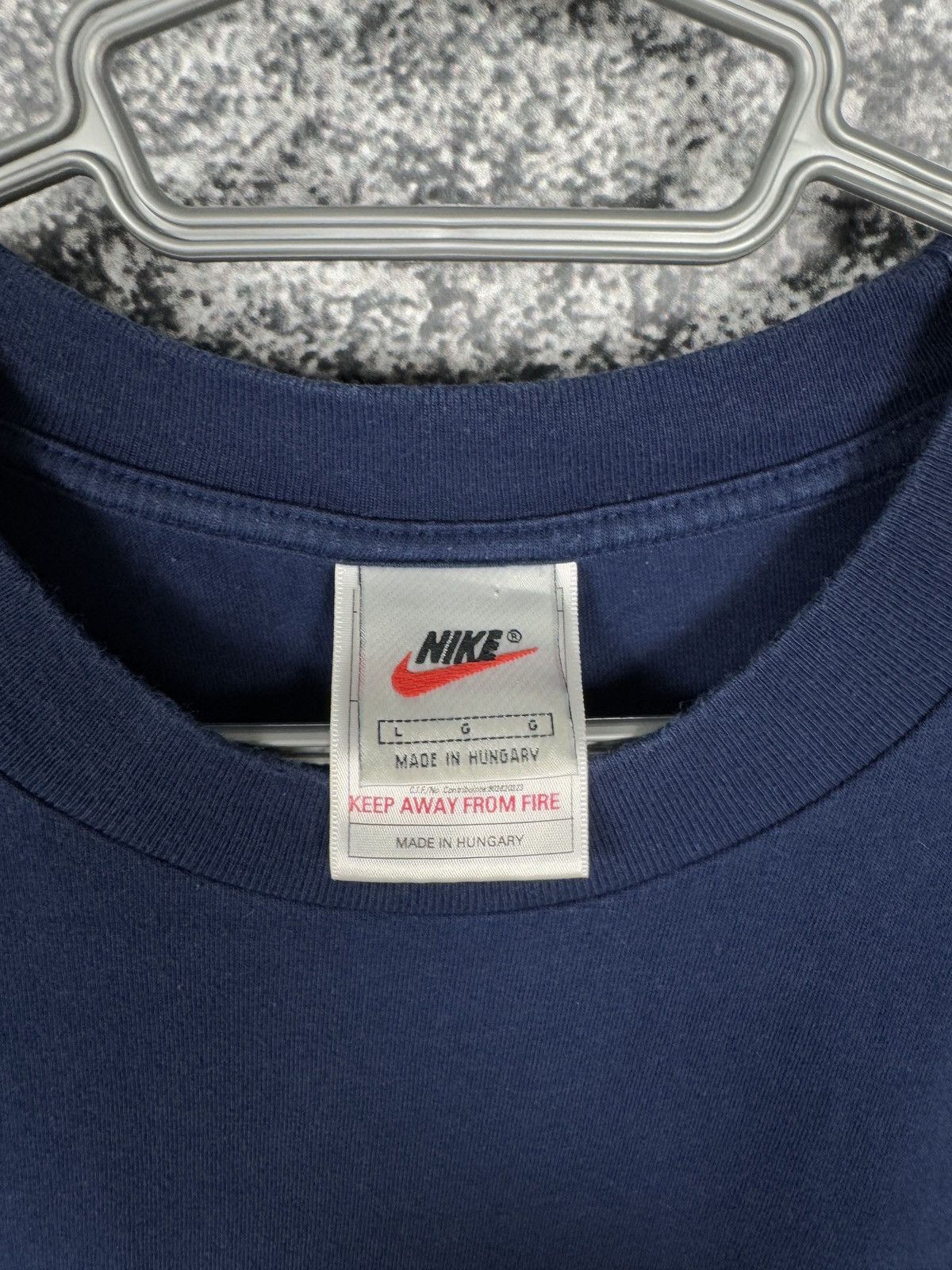 Nike Men’s Nike Big Swoosh Vintage 90s Logo T-Shirt Retro Size L Size US L / EU 52-54 / 3 - 7 Thumbnail