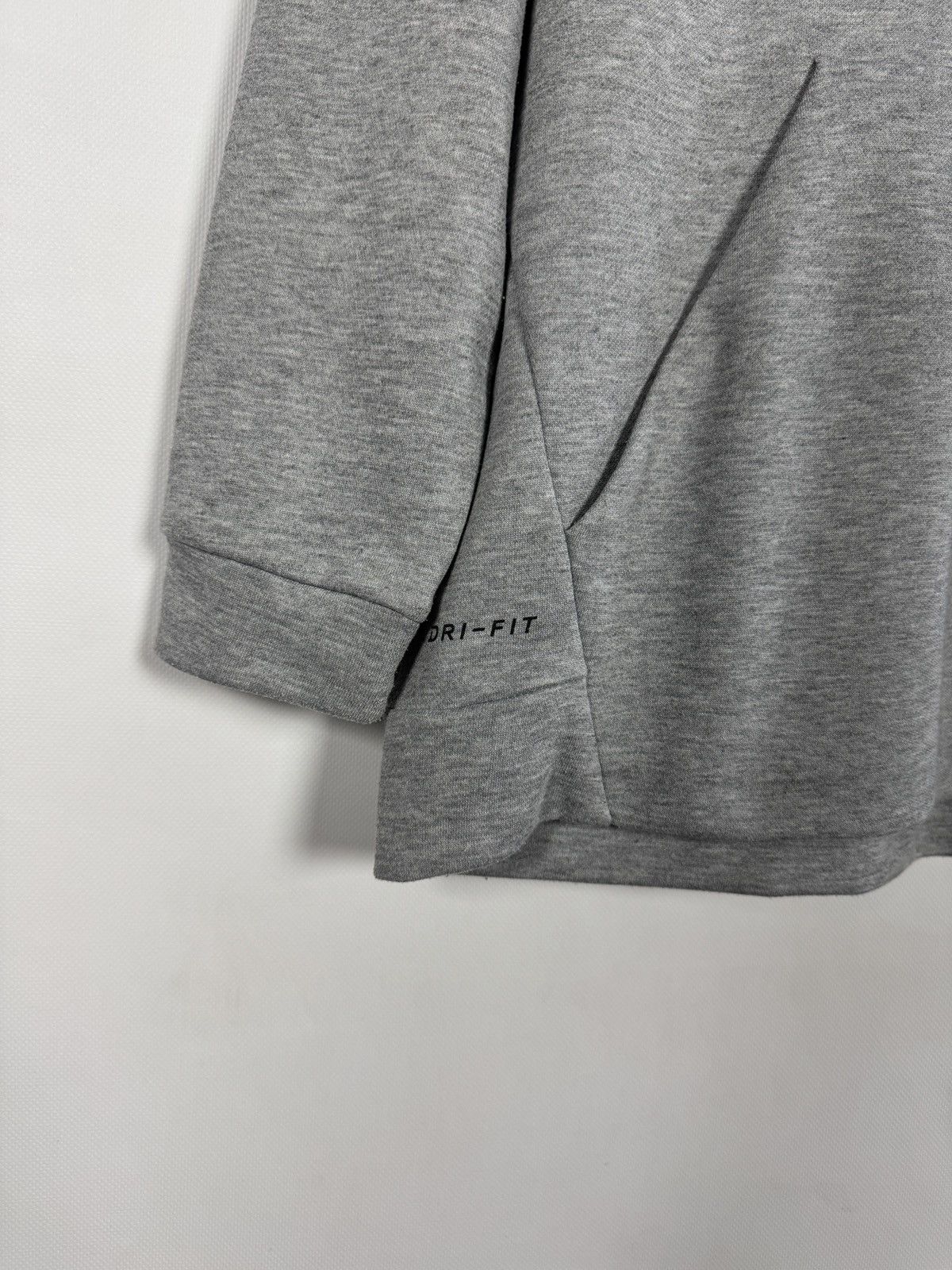Nike Men’s Nike Swoosh Training Dry-Fit Hoodie Gray Big Logo XL Size US XL / EU 56 / 4 - 6 Thumbnail