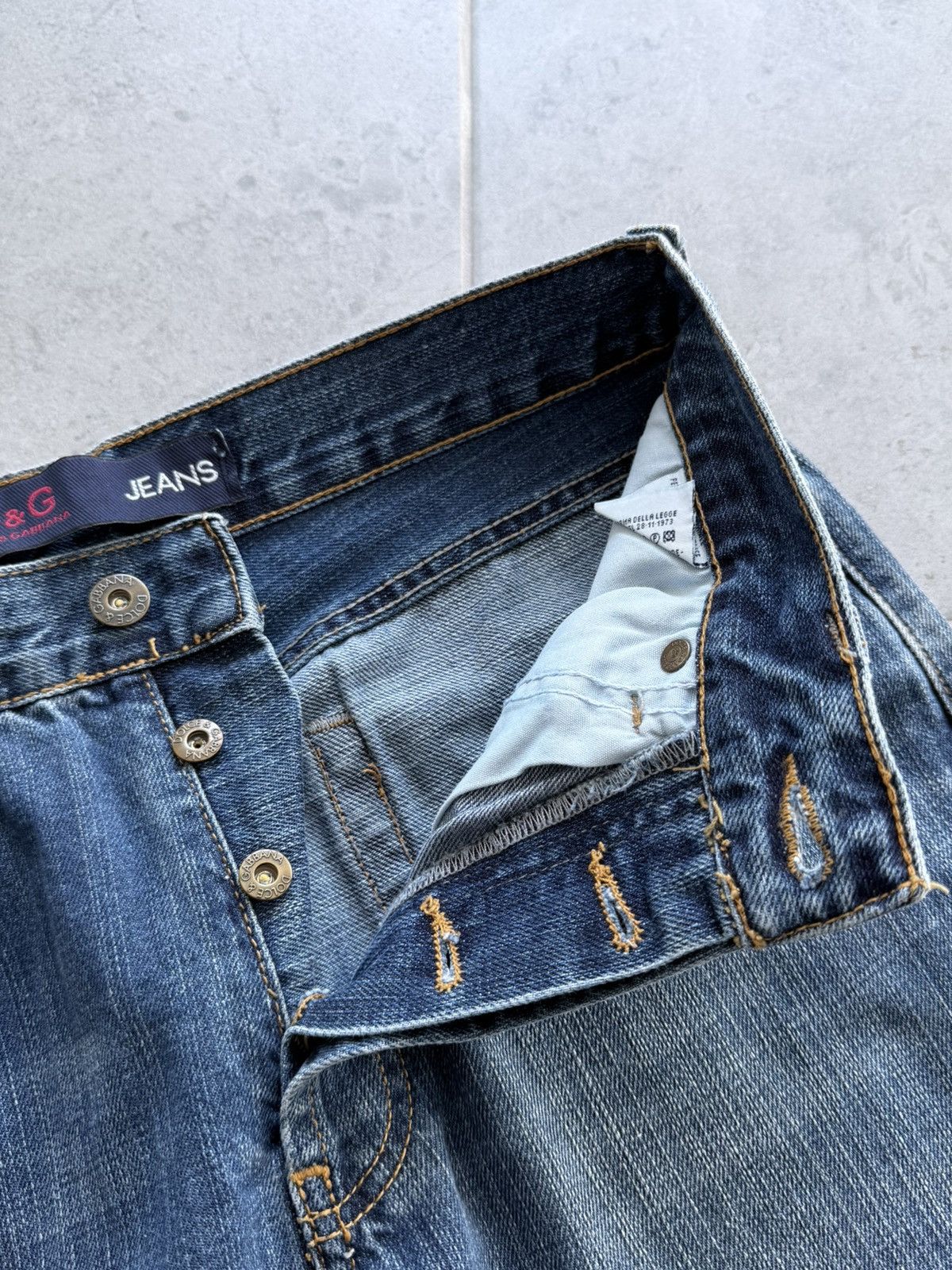 Dolce & Gabbana 2000s Dolce & Gabbana Washed Denim Jeans Size US 32 / EU 48 - 12 Thumbnail
