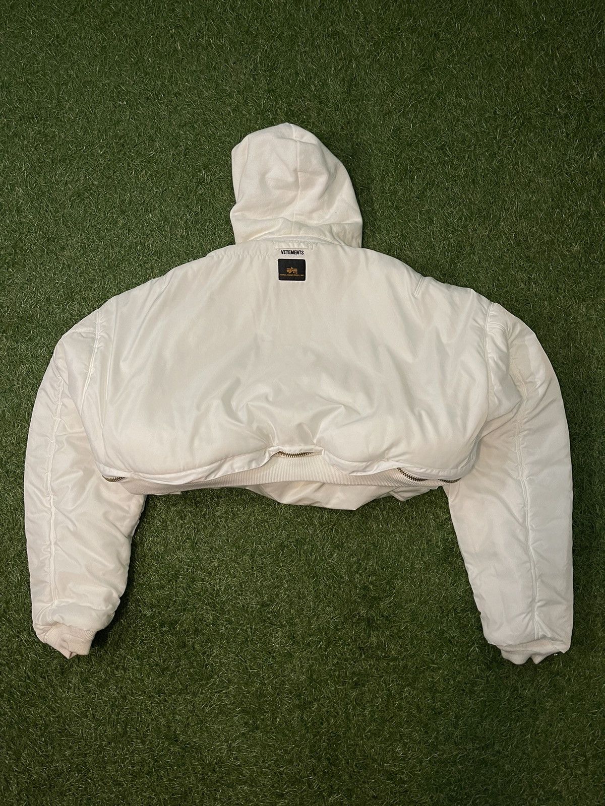 Alpha Industries × Designer × Vetements 2017 Alpha Industries Vetements White Oversized Bomber Size US XL / EU 56 / 4 - 10 Thumbnail