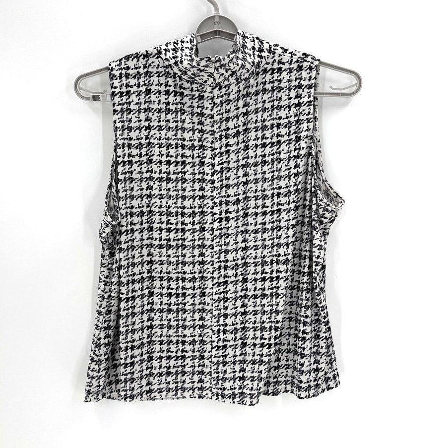 Other Lane Bryant sleeveless mock neck back zip top size 26/28 Size 3XL / US 20-22 - 2 Thumbnail