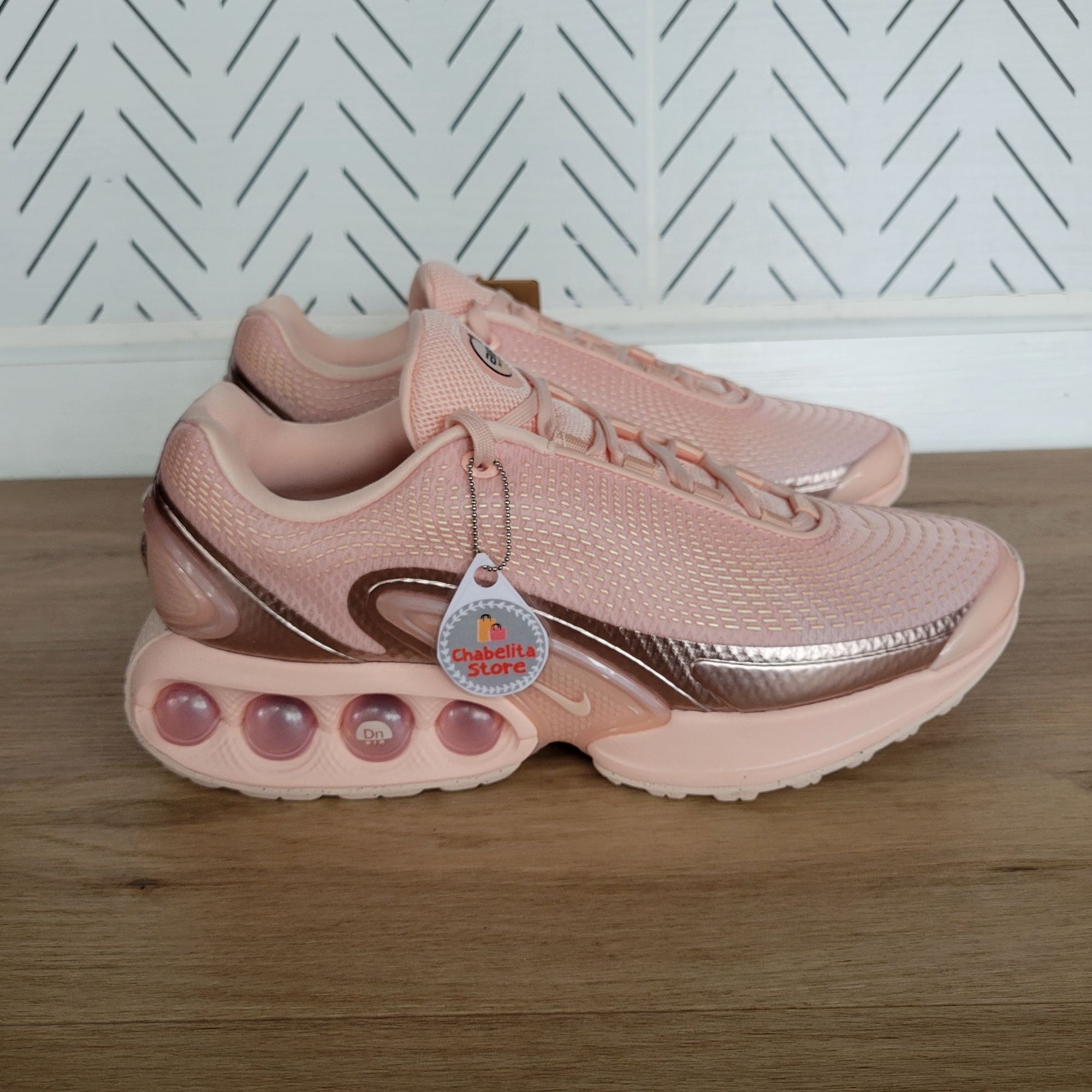 ✨Nike Air Max DN Low Sz 8.5 Men display picture 2