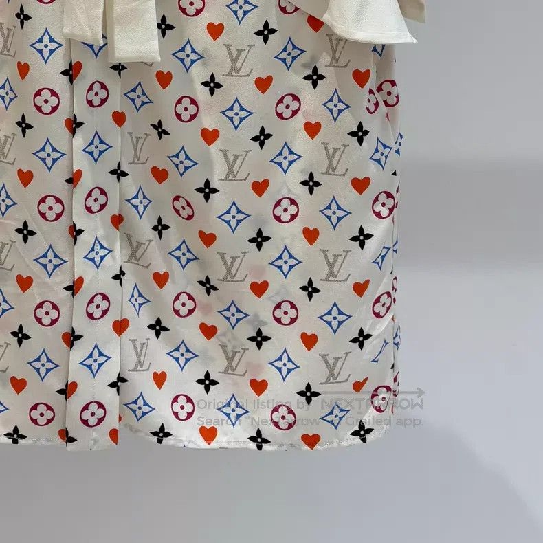 Louis Vuitton Louis Vuitton Mulberry Silk Love Old Flower Full Print Sho Size XS / US 0-2 / IT 36-38 - 2 Thumbnail
