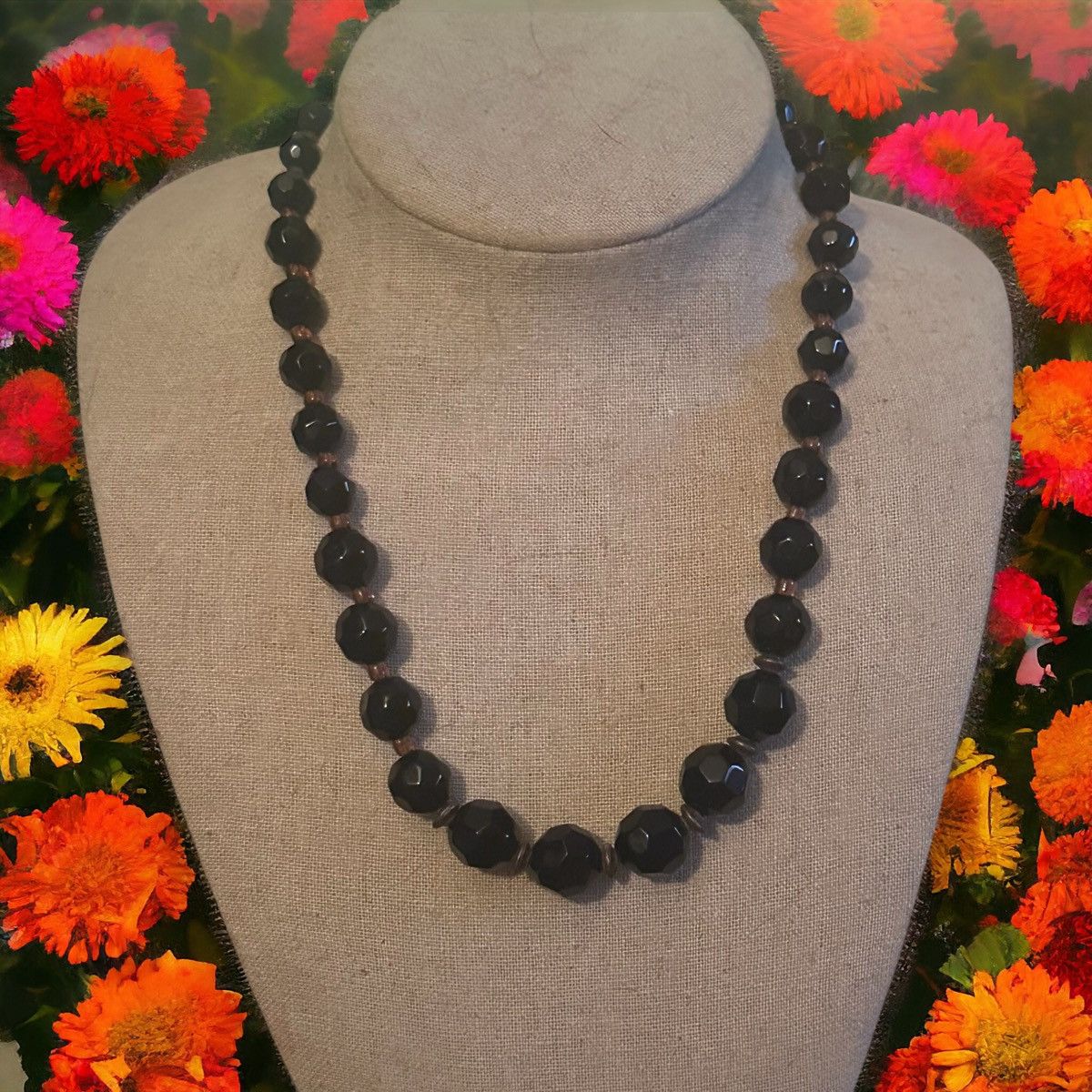 Vintage Vintage graduated black faceted glass bead necklace Size ONE SIZE - 1 Thumbnail