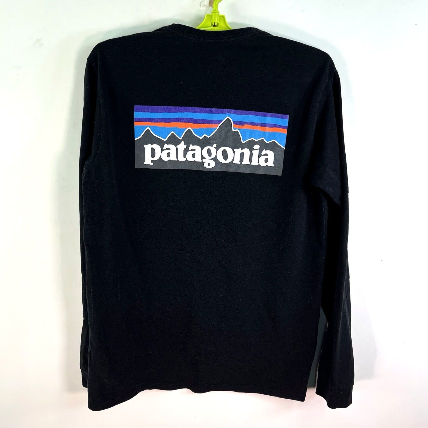 Patagonia Patagonia Long Sleeve T-Shirt Adult S Black Logo Regular Fit Cotton Knit Outdoor Mens Retro 2010s Size US S / EU 44-46 / 1 - 4 Thumbnail
