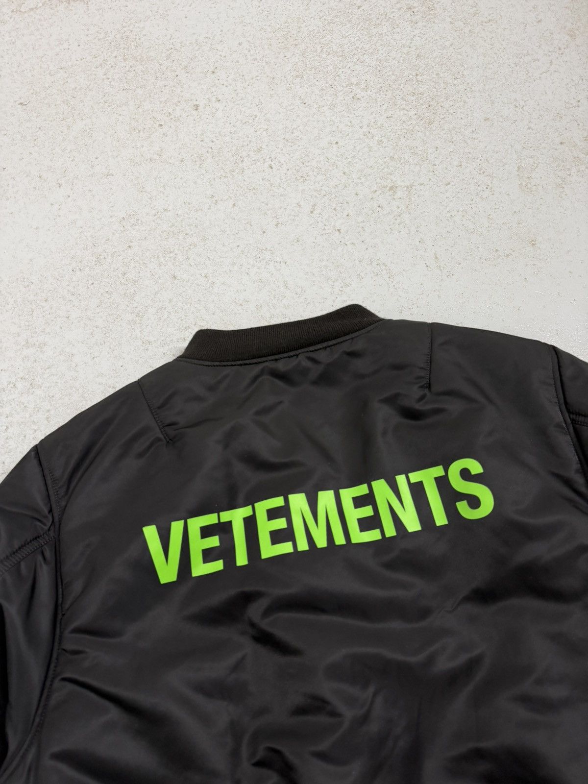 Alpha Industries × Vetements Vetements x Alpha Industries Reversible Bomber Jacket Size US XS / EU 42 / 0 - 23 Thumbnail