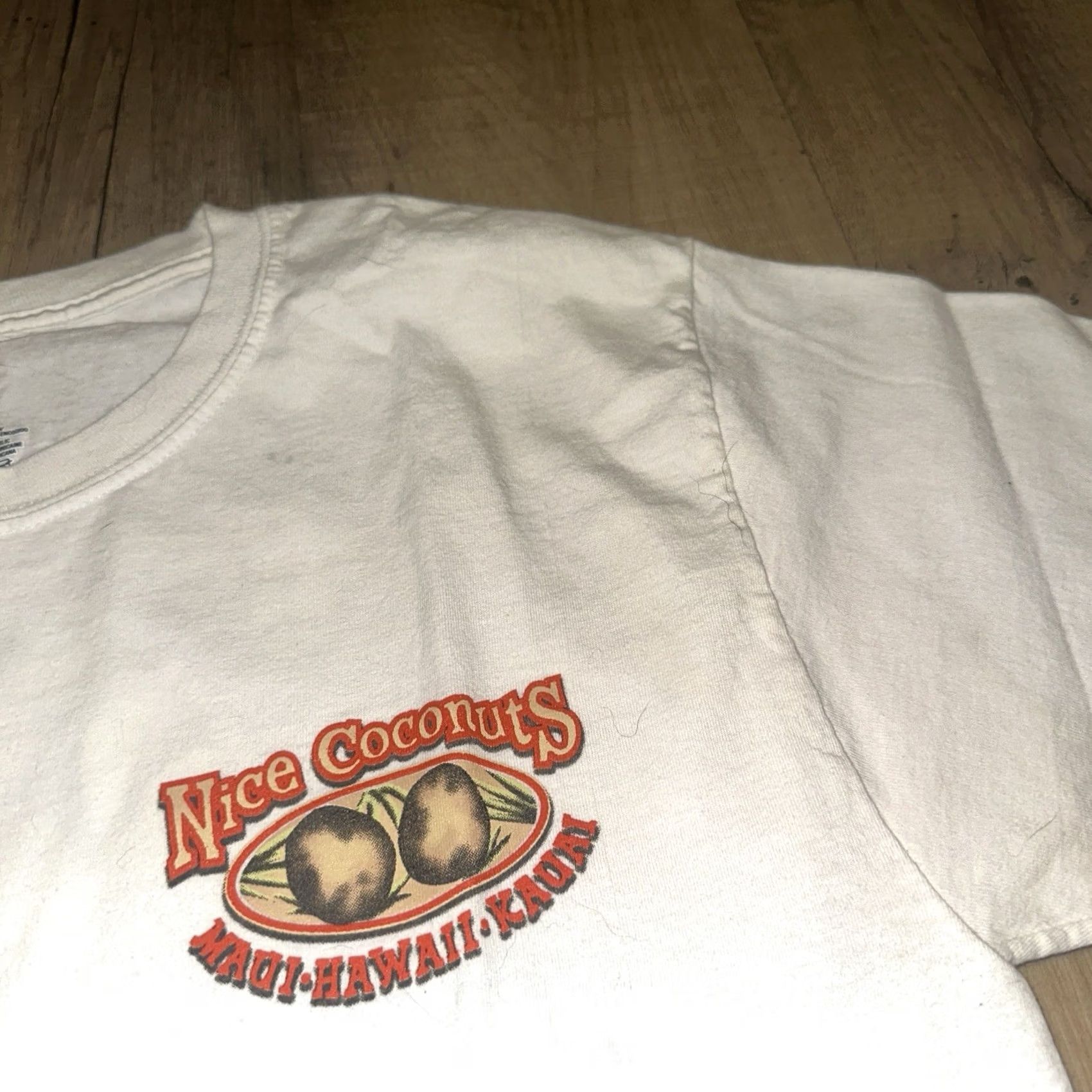 Hanes VINTAGE Pinup Girl Shirt Mens Medium White Nice Coconuts Hawaii Y2K Short Sleeve Hanes T-Shirt Couture Mens Size US M / EU 48-50 / 2 - 3 Thumbnail