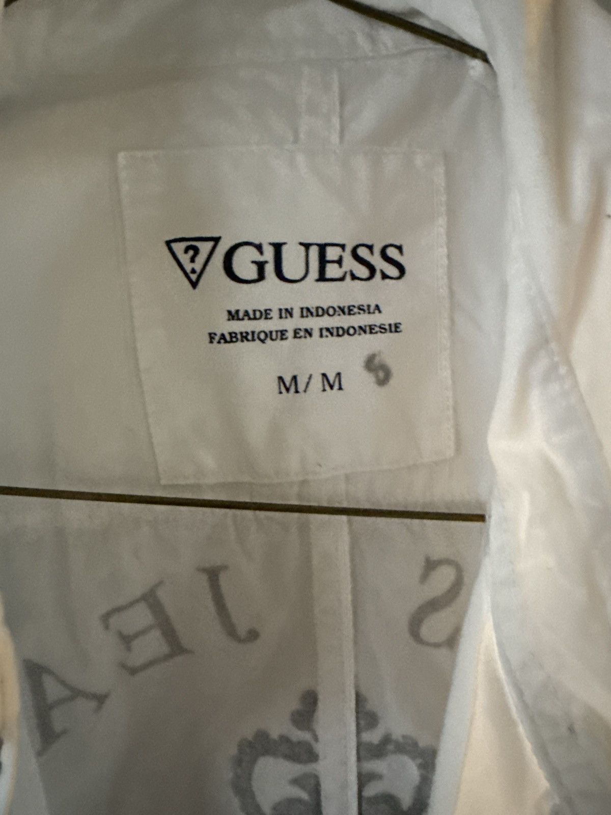 Guess Guess dress shirt with regal embroidery on back Size US M / EU 48-50 / 2 - 4 Thumbnail