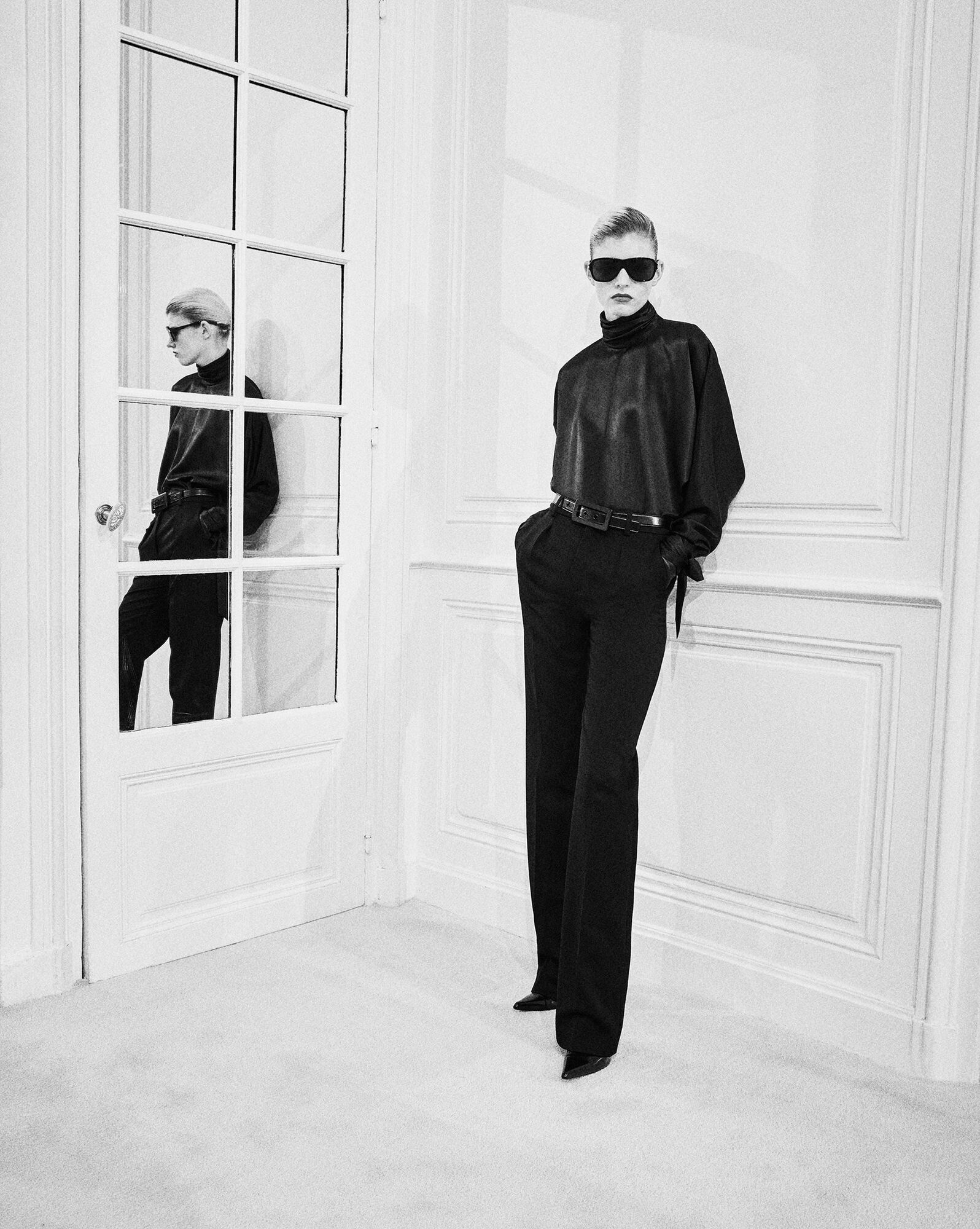 Saint Laurent Paris o1s1wg110125 752982 Blouse in Silk Satin in Black Size S / US 4 / IT 40 - 2 Thumbnail