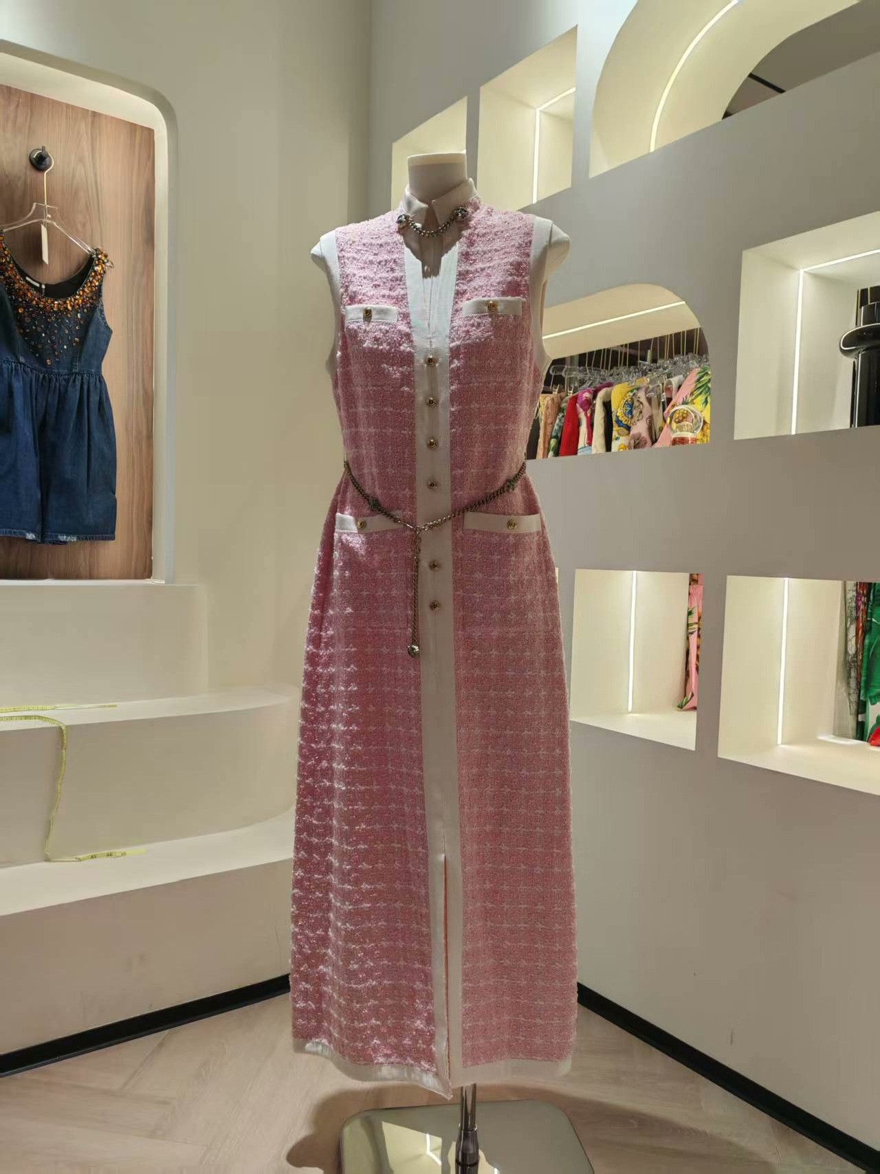 Gucci Gucci Pink Chain Tweed Dress Size S / US 4 / IT 40 - 1 Thumbnail