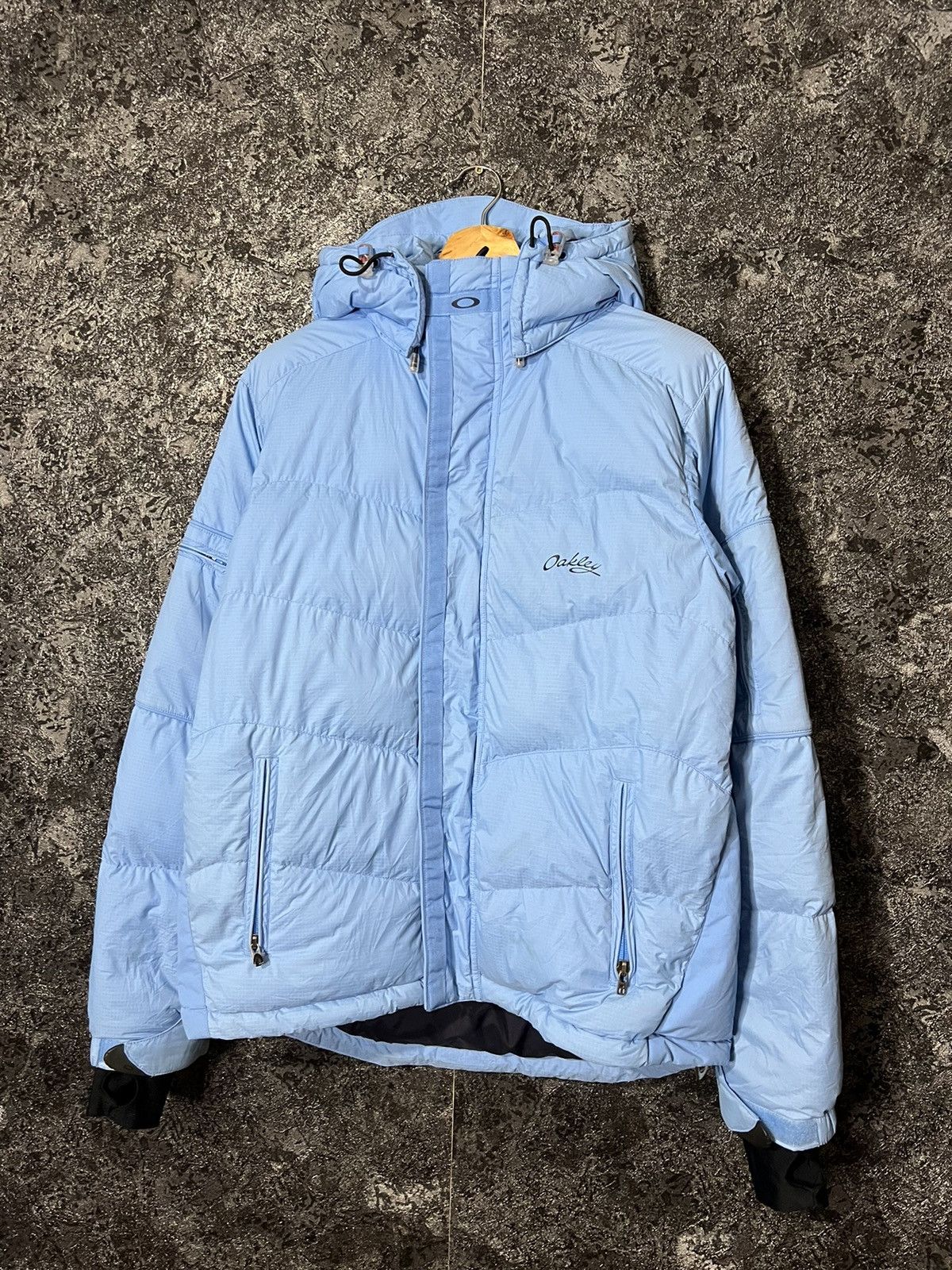 image of Oakley Gorpcore Down Puffer Jacket in Blue, Men's (Size Small)