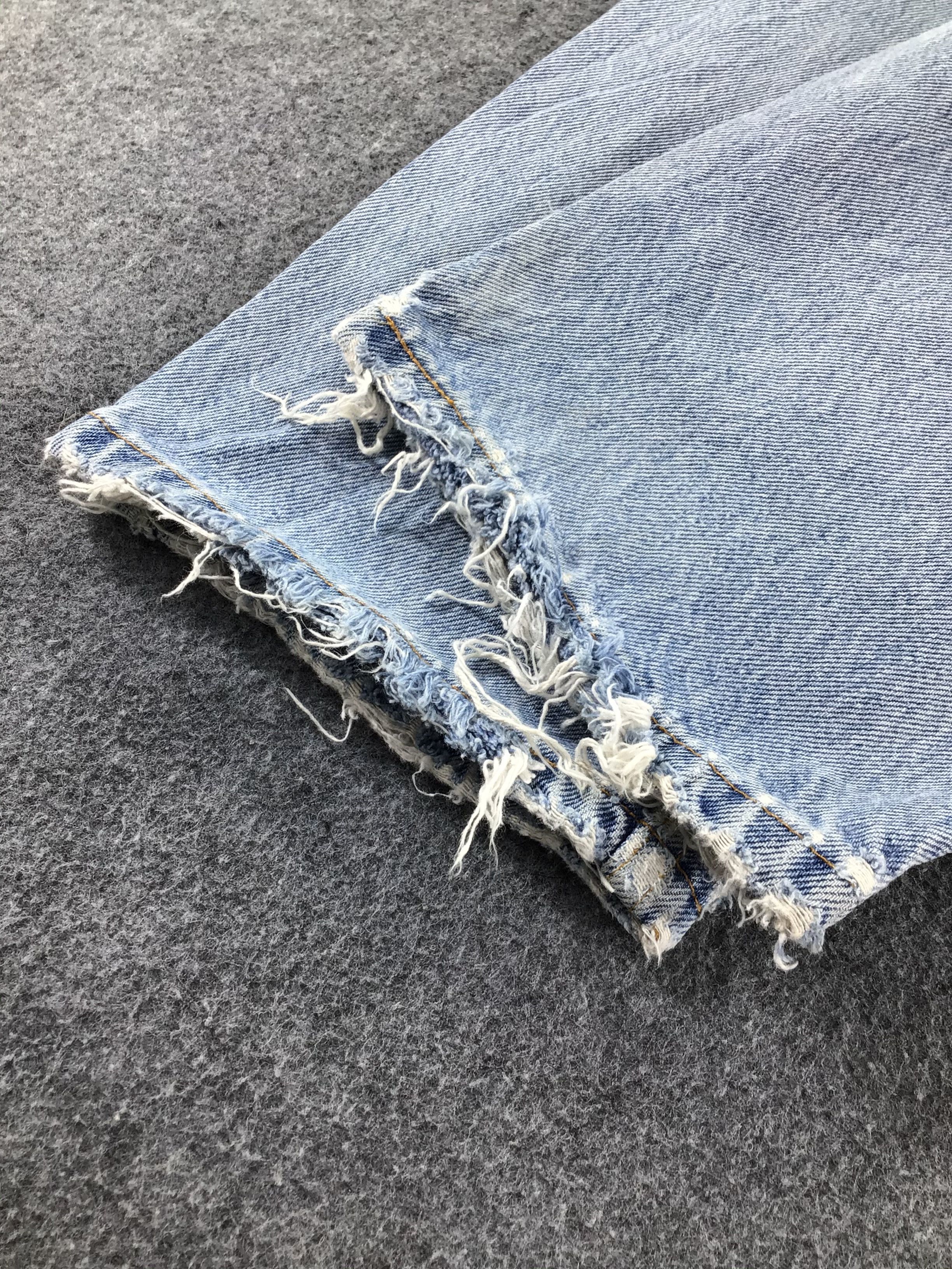 Levi's Vintage Levis 560 Jeans Distressed Denim - J327 Size US 28 / EU 44 - 6 Thumbnail