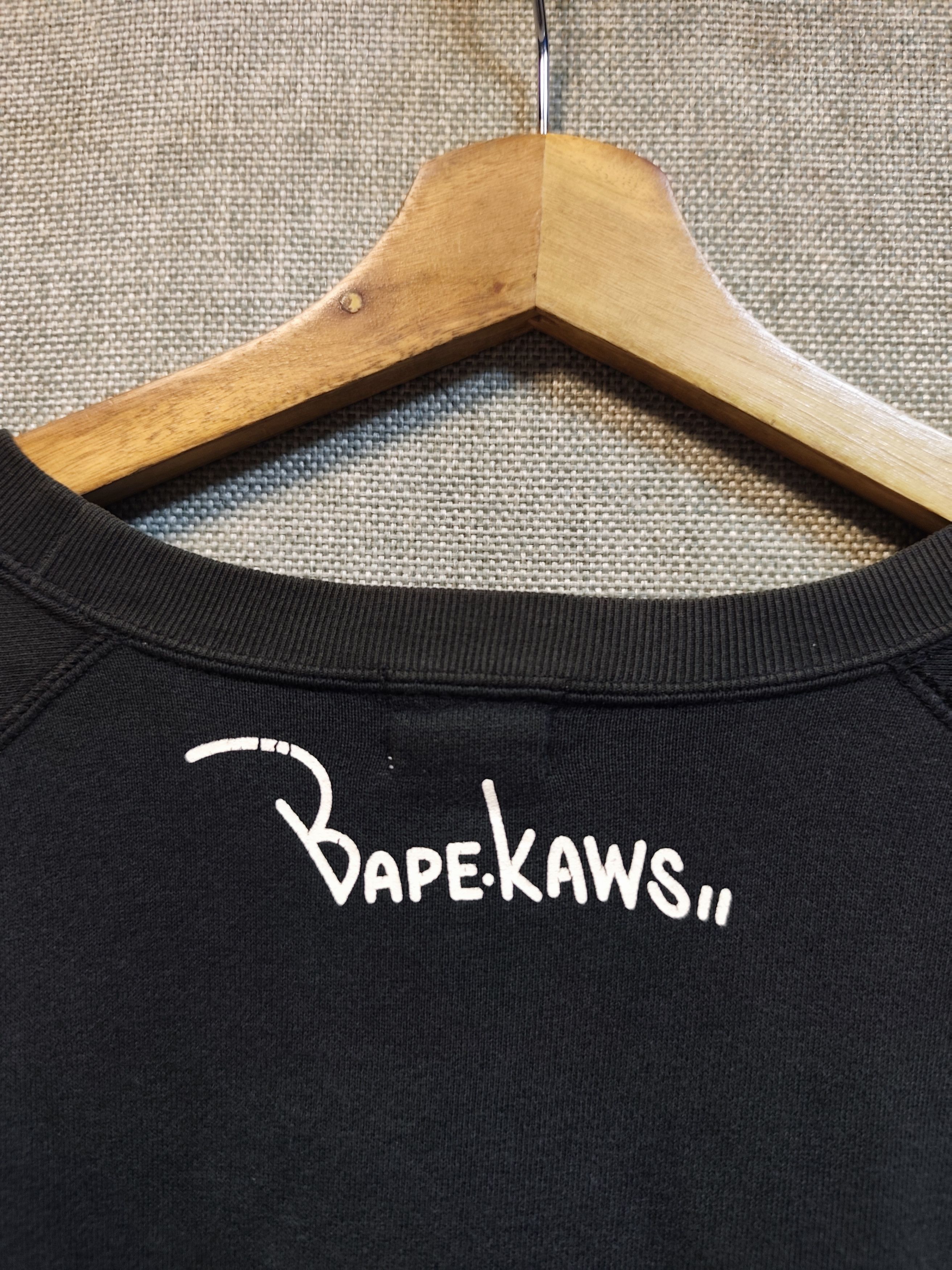 Bape × Kaws 2005 Bape x Kaws Crewneck Size US M / EU 48-50 / 2 - 3 Thumbnail