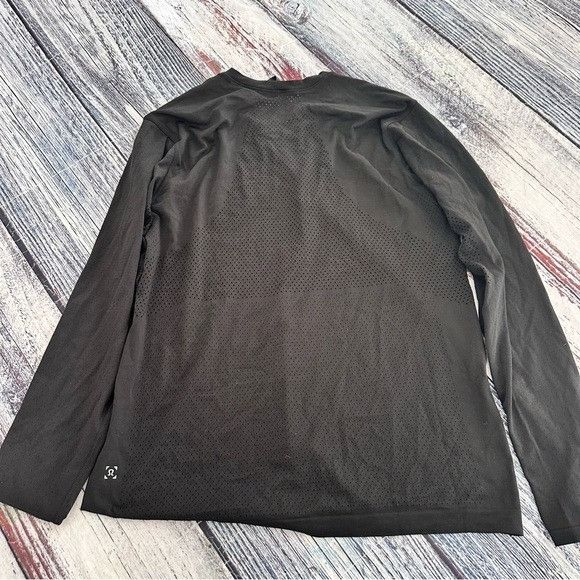 Lululemon Lululemon Women’s Black Long-Sleeve Performance Top Size M / US 6-8 / IT 42-44 - 3 Thumbnail