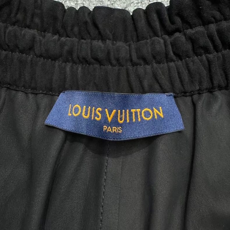 Louis Vuitton Louis Vuitton size s Co-branded embroidered monogram shorts Size US 28 / EU 44 - 7 Thumbnail