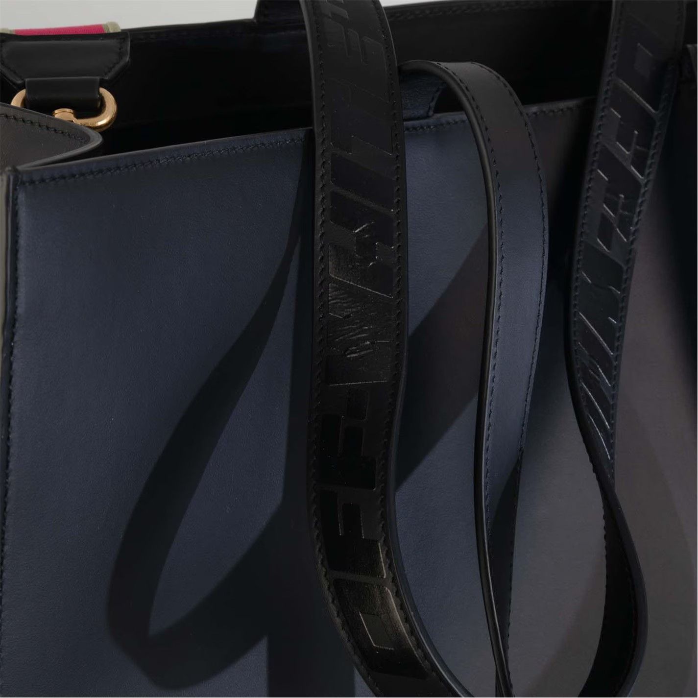 Off-White o1g2r1mq0225 Size: OS / Diagonal Hybrid Shop Bag Size ONE SIZE - 5 Thumbnail