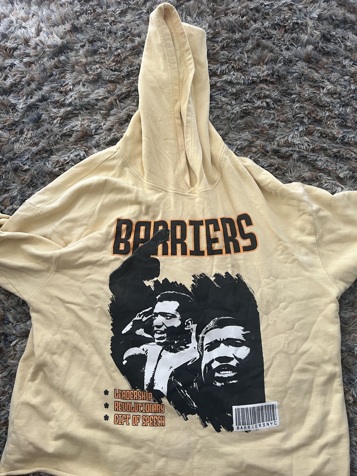 Brand New Barriers Fred store Hampton Tee Size Small