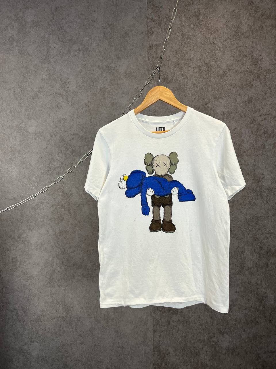 Kaws × Uniqlo Kaws x Uniqlo cult tee Size US XS / EU 42 / 0 - 1 Thumbnail