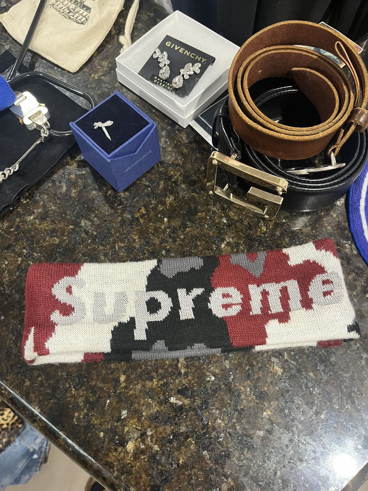 帽子 Supreme New Era Reflective Logo Headband Supreme New Era Reflective Logo Headband (FW17) - $32