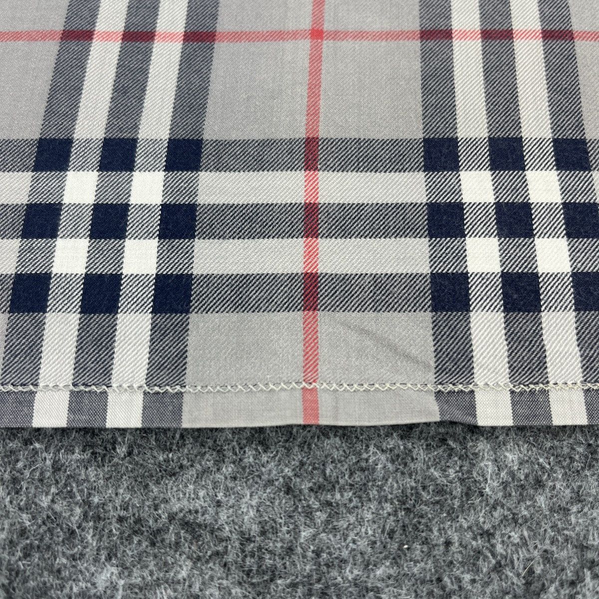 Burberry Burberry Handkerchief / Neckerchief / Headscarf B956 Size ONE SIZE - 5 Thumbnail