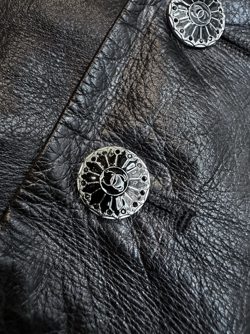 Chanel Chanel FW06 Runway Black Leather CC Buttons Mini Skirt Size 26" / US 2 / IT 38 - 6 Thumbnail
