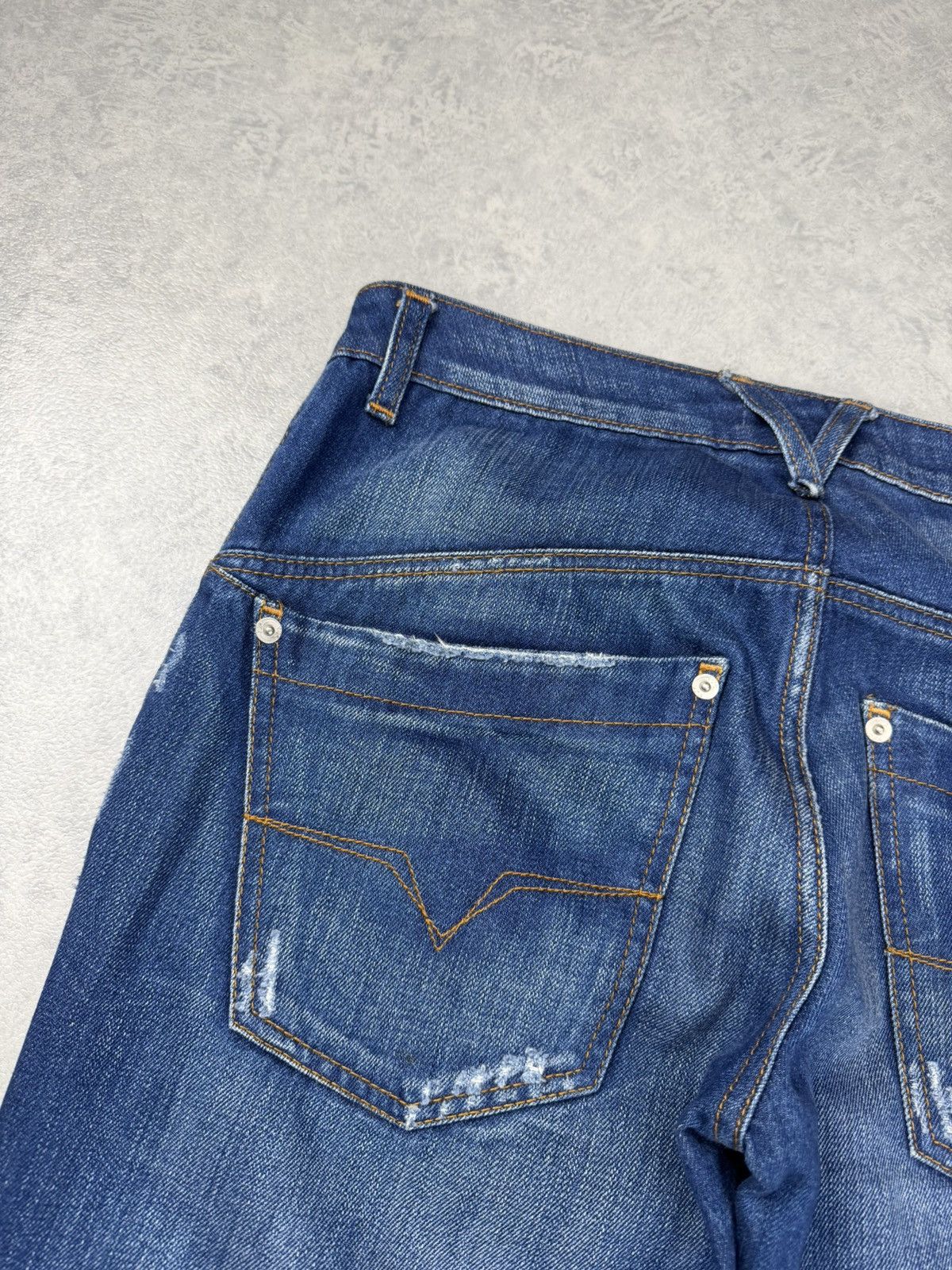 Versace Jeans Couture VJC Versace Jeans Couture Distressed Blue Denim Jeans Size US 31 - 12 Thumbnail