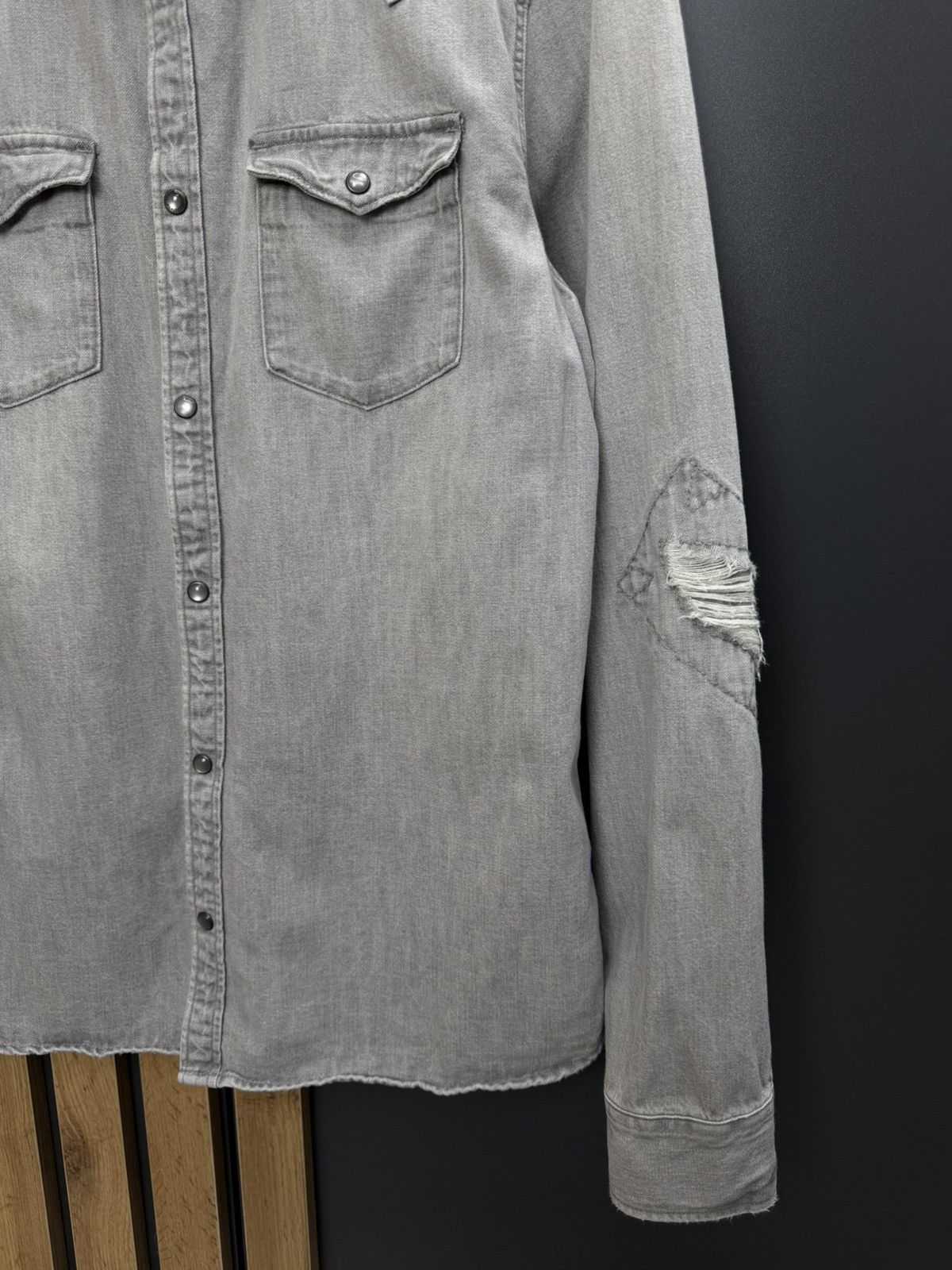 Allsaints AllSaints Drayson Shirt Grey Denim Distressed Size L Size US L / EU 52-54 / 3 - 3 Thumbnail