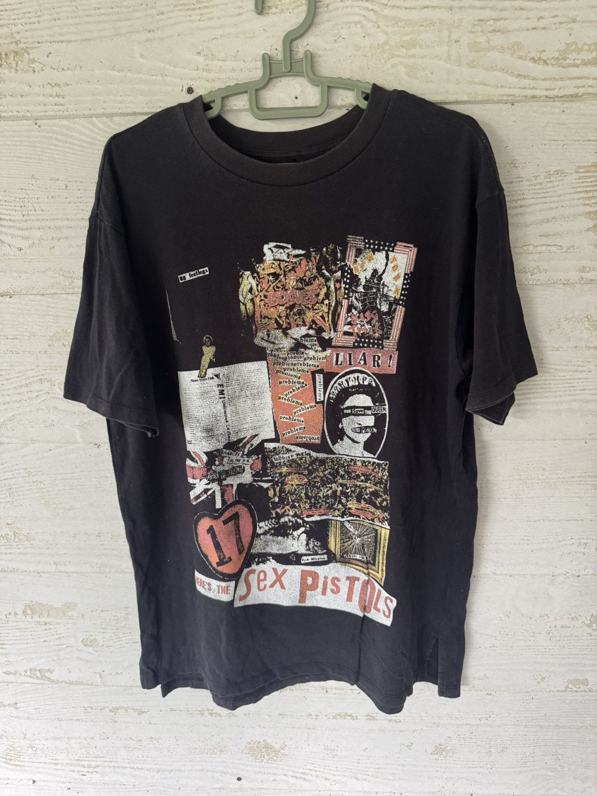 Japanese Brand SEX PISTOL X UT TEE SHIRT JAPAN Size US L / EU 52-54 / 3 - 1 Thumbnail