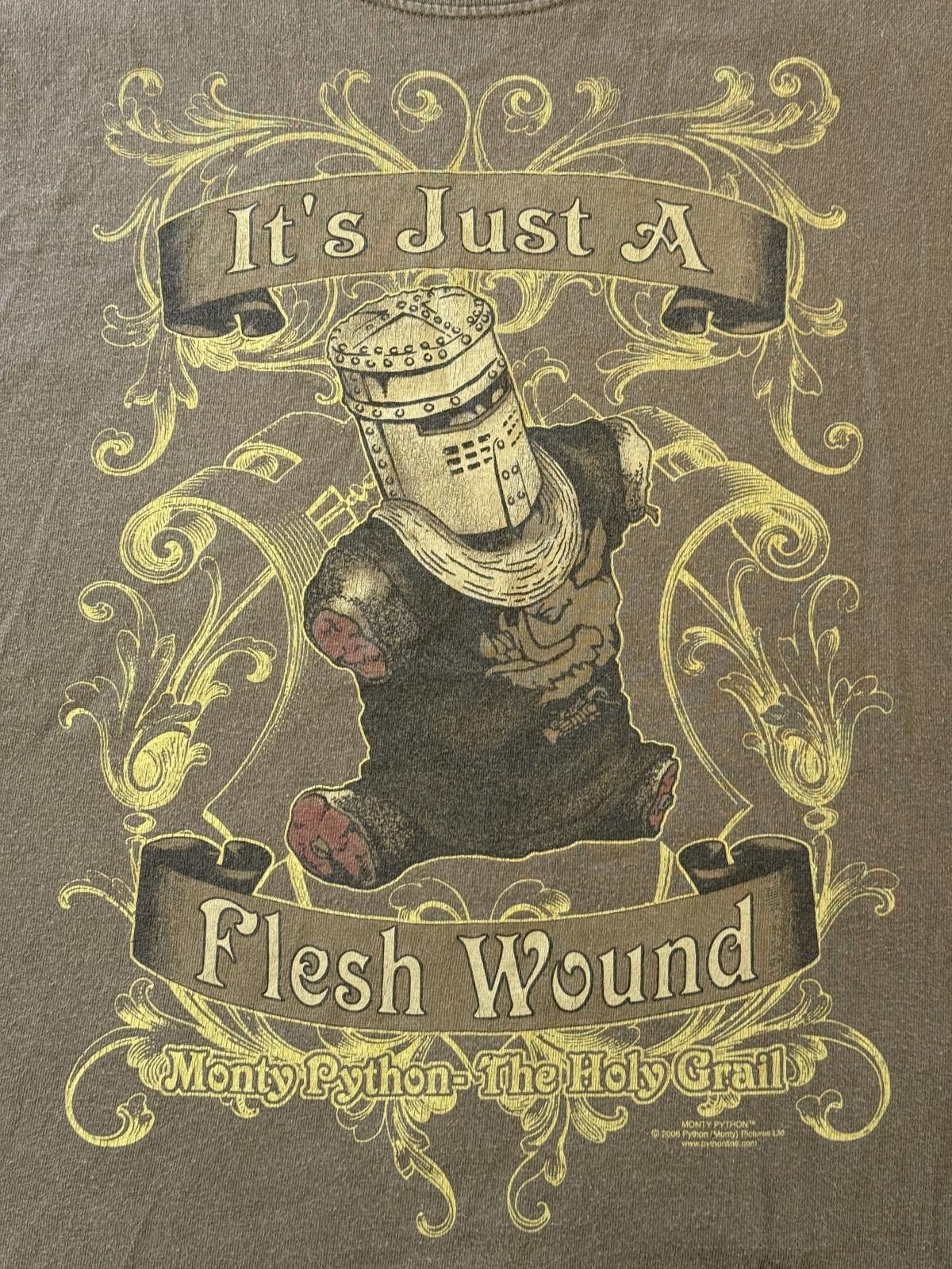 Gildan Monty Python T-shirt It's Just a Flesh Wound Holy Grail L Size US L / EU 52-54 / 3 - 3 Thumbnail