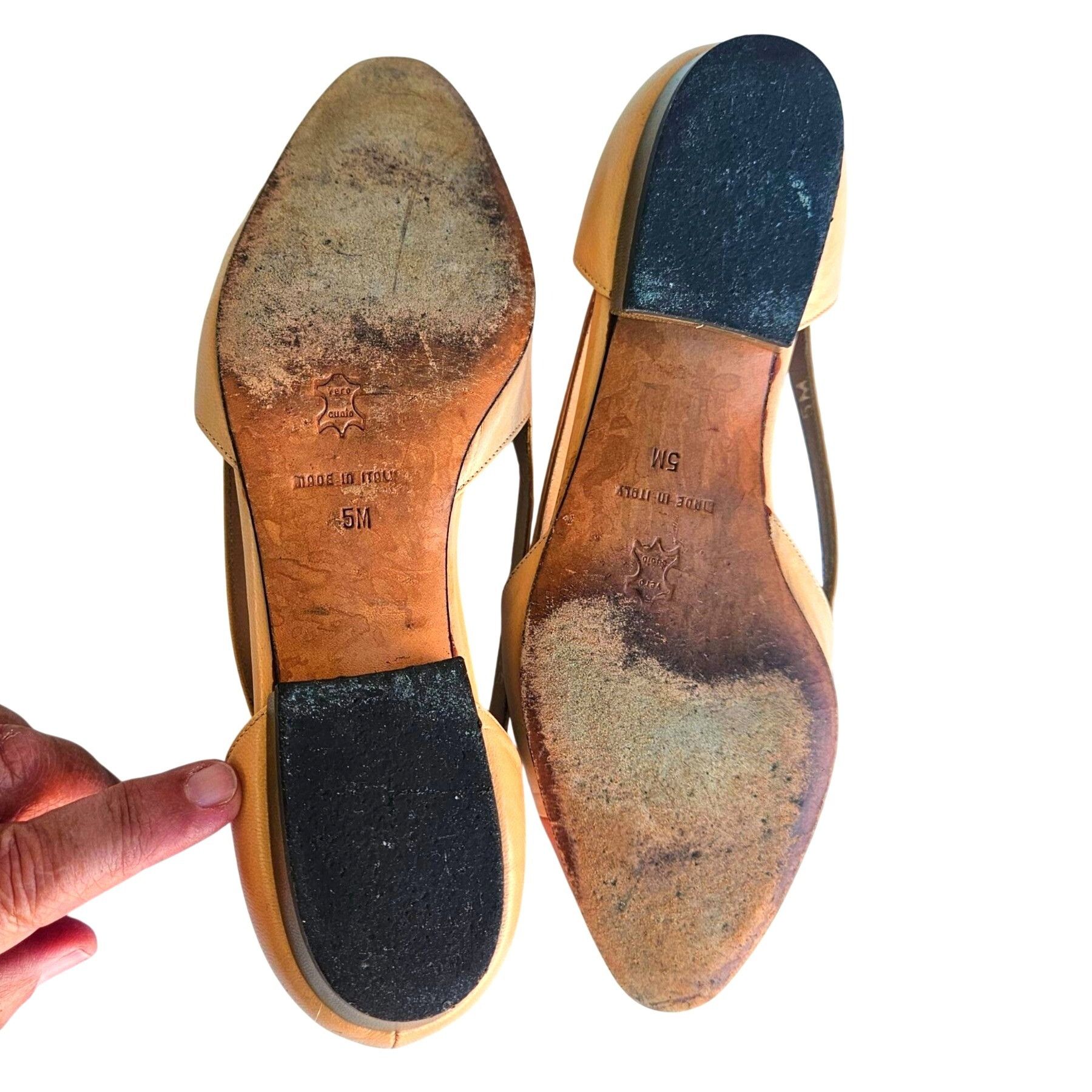 Calvin Klein Vintage Calvin Klein Flats Italy Leather Cap Toe Cutout Beig Size US 5 / IT 35 - 5 Thumbnail
