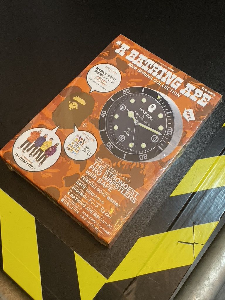 Bape 2009 Bape Spring Collection Magazine and Table Clock Size ONE SIZE - 3 Thumbnail