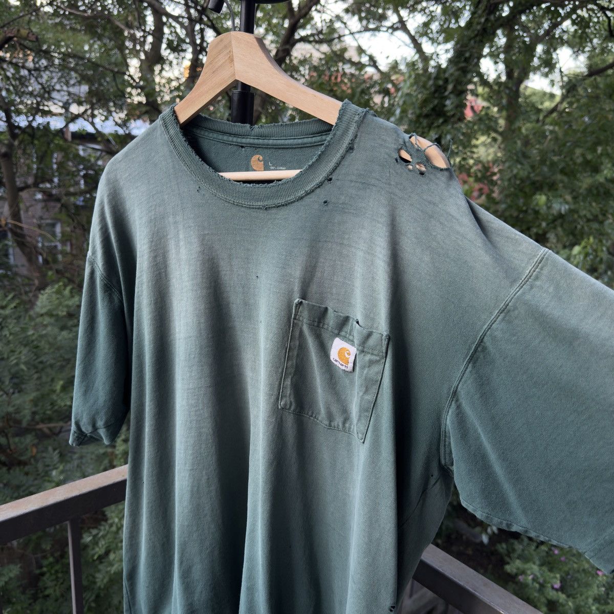 Vintage Carhartt Faded Thrashed Distressed Tee Oversized ERD Grunge Size US L / EU 52-54 / 3 - 6 Thumbnail