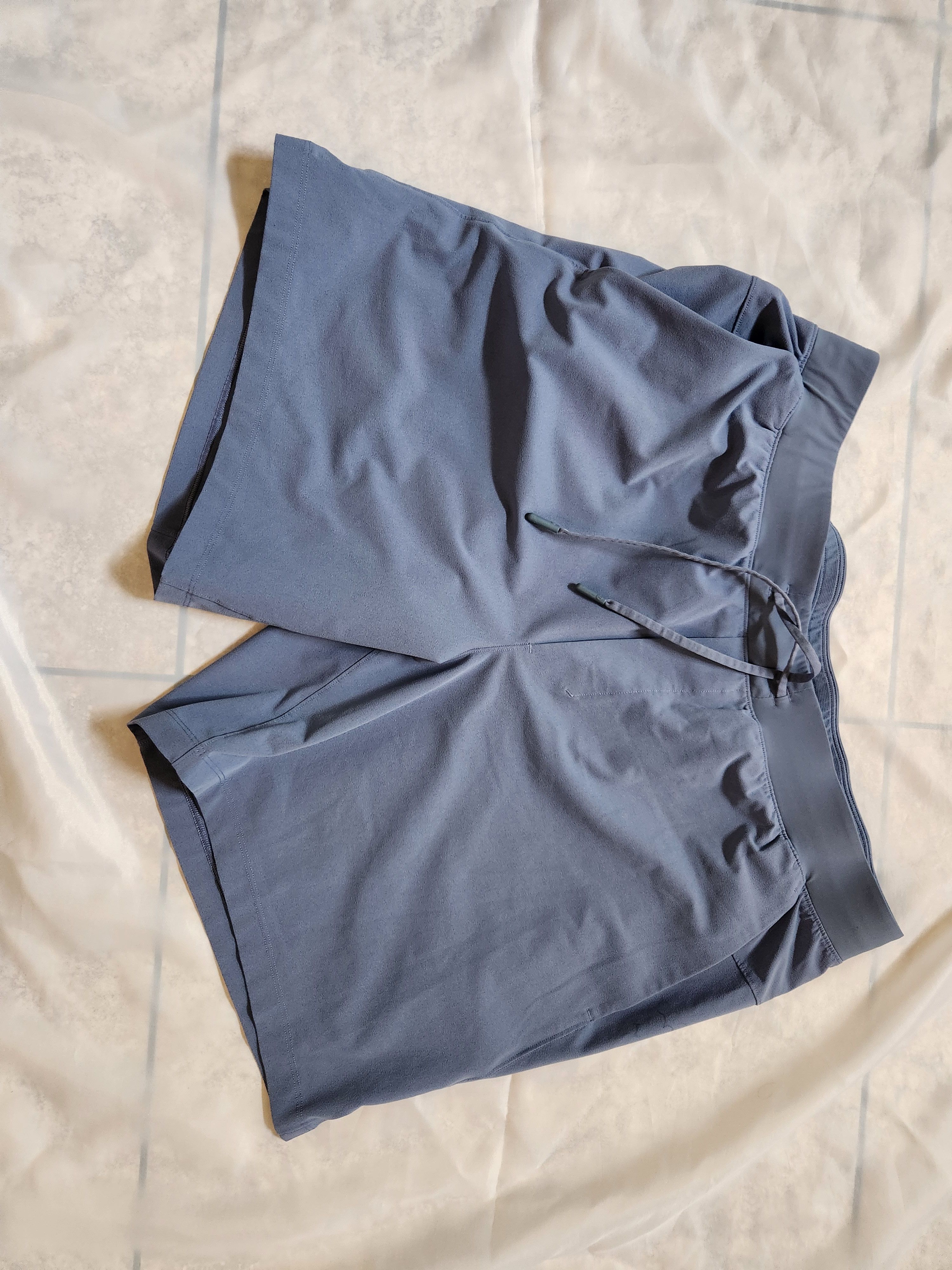 Lululemon SWEAT SHORTS Size US 36 / EU 52 - 3 Thumbnail