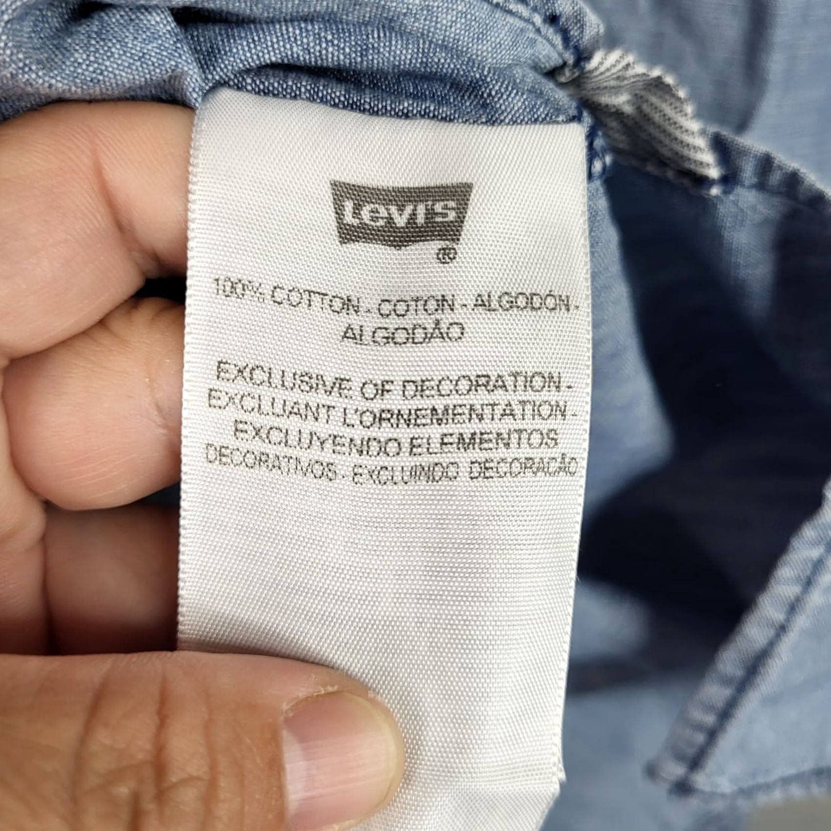 Levi's Levi's Button-Up Chambray Shirt 3/4 Sleeve Women M Blue Regular Size Levi's Shirt Women M Blue Chambray Button-Up 3/4 Sleeve Casual Everyday Size M / US 6-8 / IT 42-44 - 4 Thumbnail